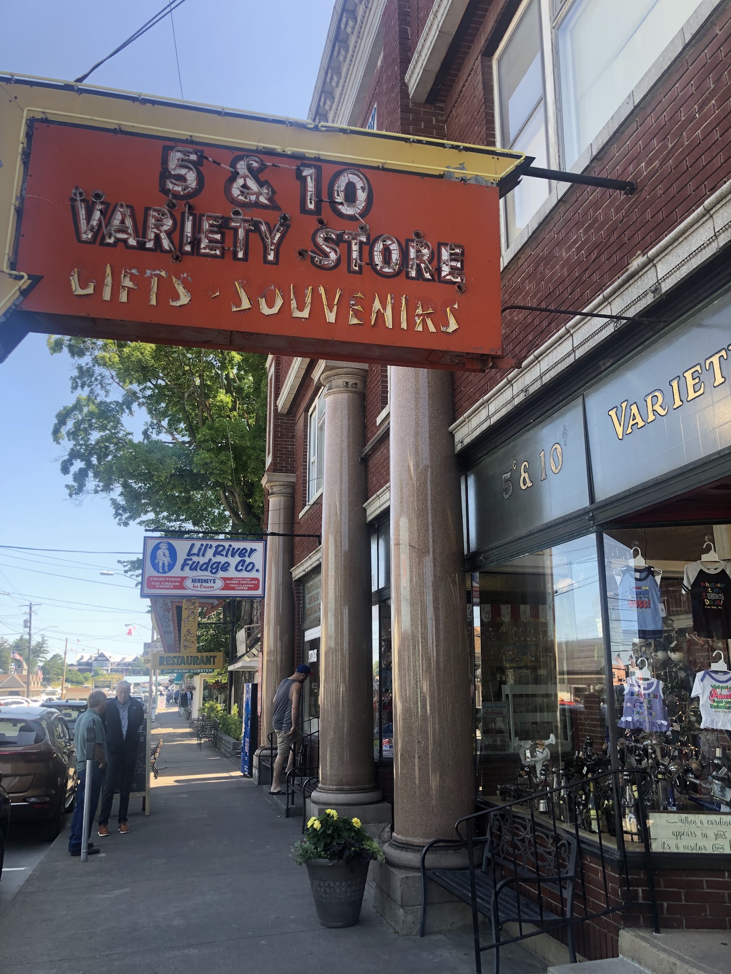 5&10 Variety Store