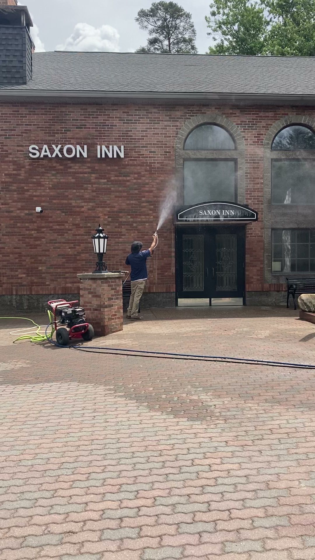 Saxon Inn