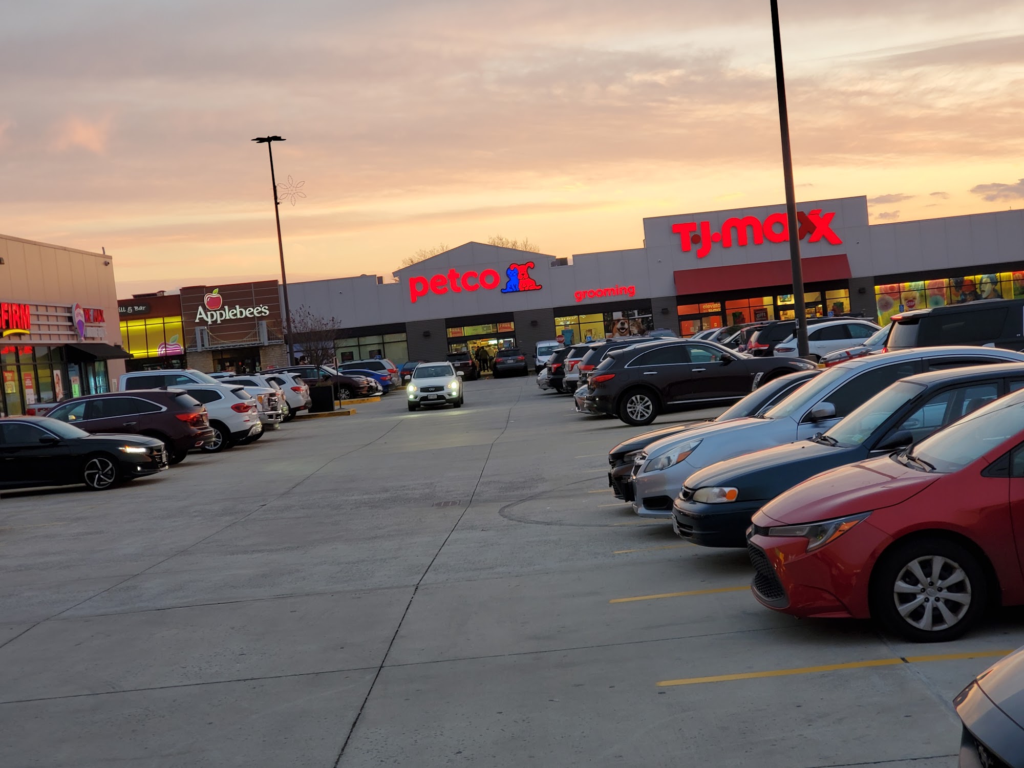 Throggs Neck Shopping Center