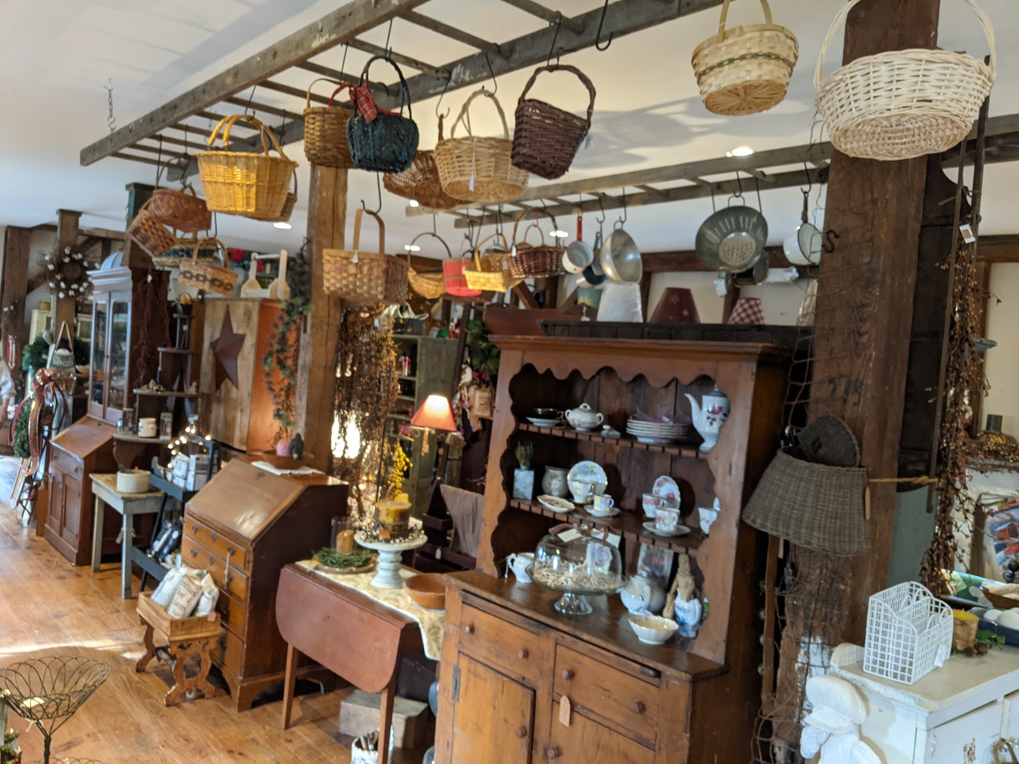 Dirty Bird Antiques and Uniques