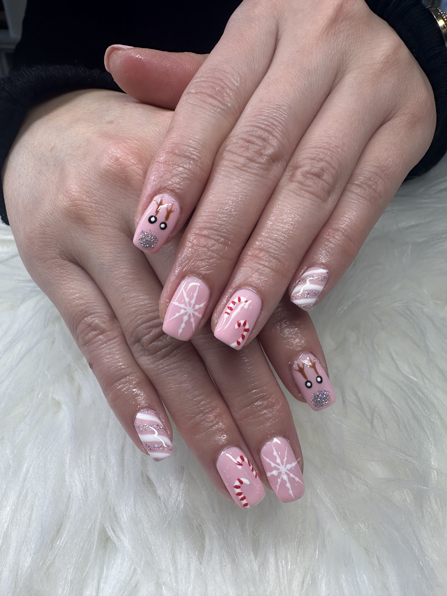 Pearl Nails & Bar