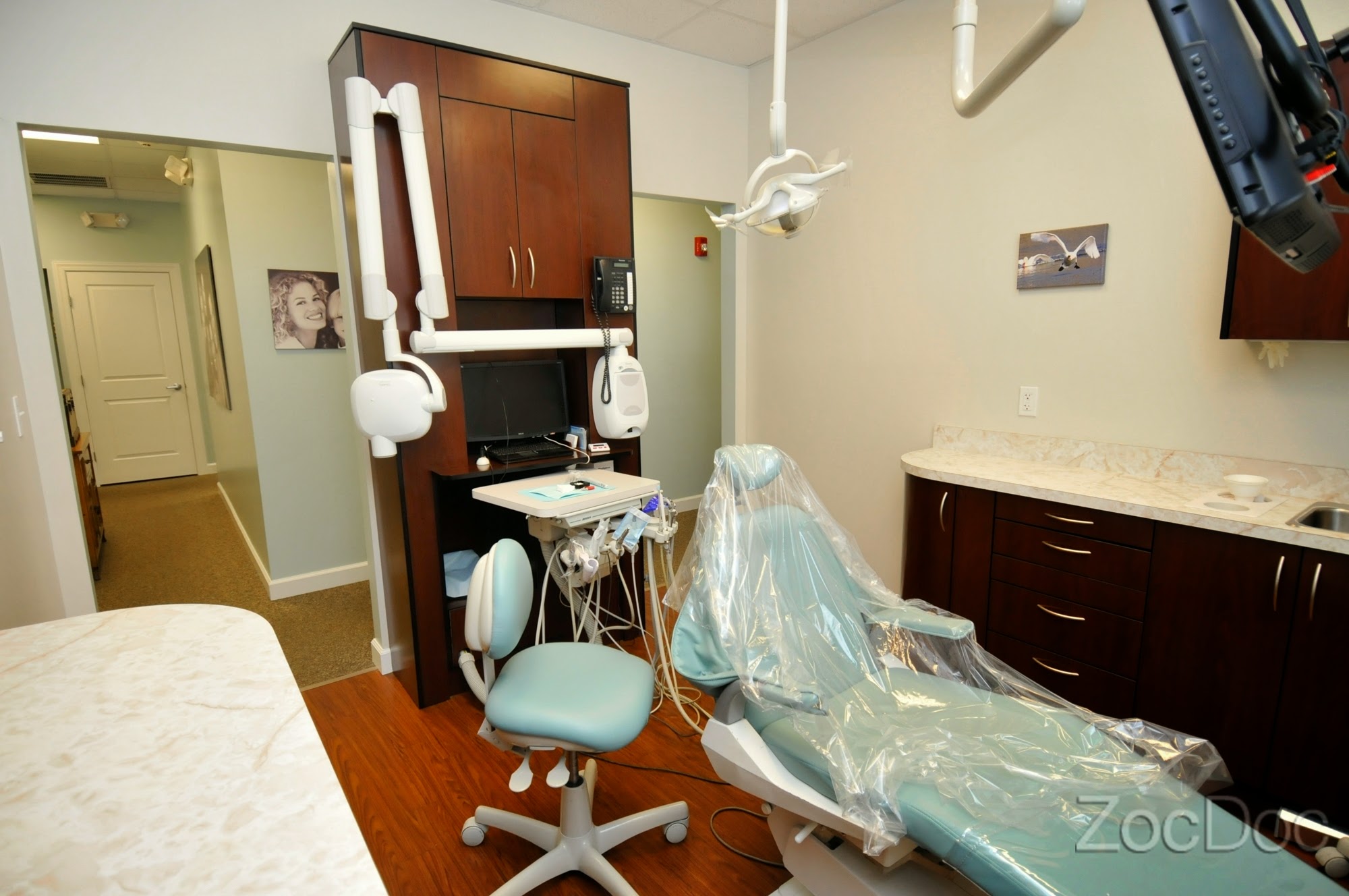 East Islip Dental Care - A Smilist Dental Company 228 E Main St, East Islip New York 11730