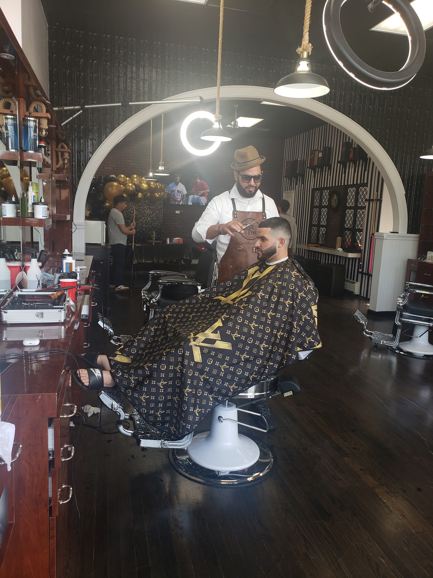 Olde tyme barbershop 344 Jericho Turnpike, Floral Park New York 11001
