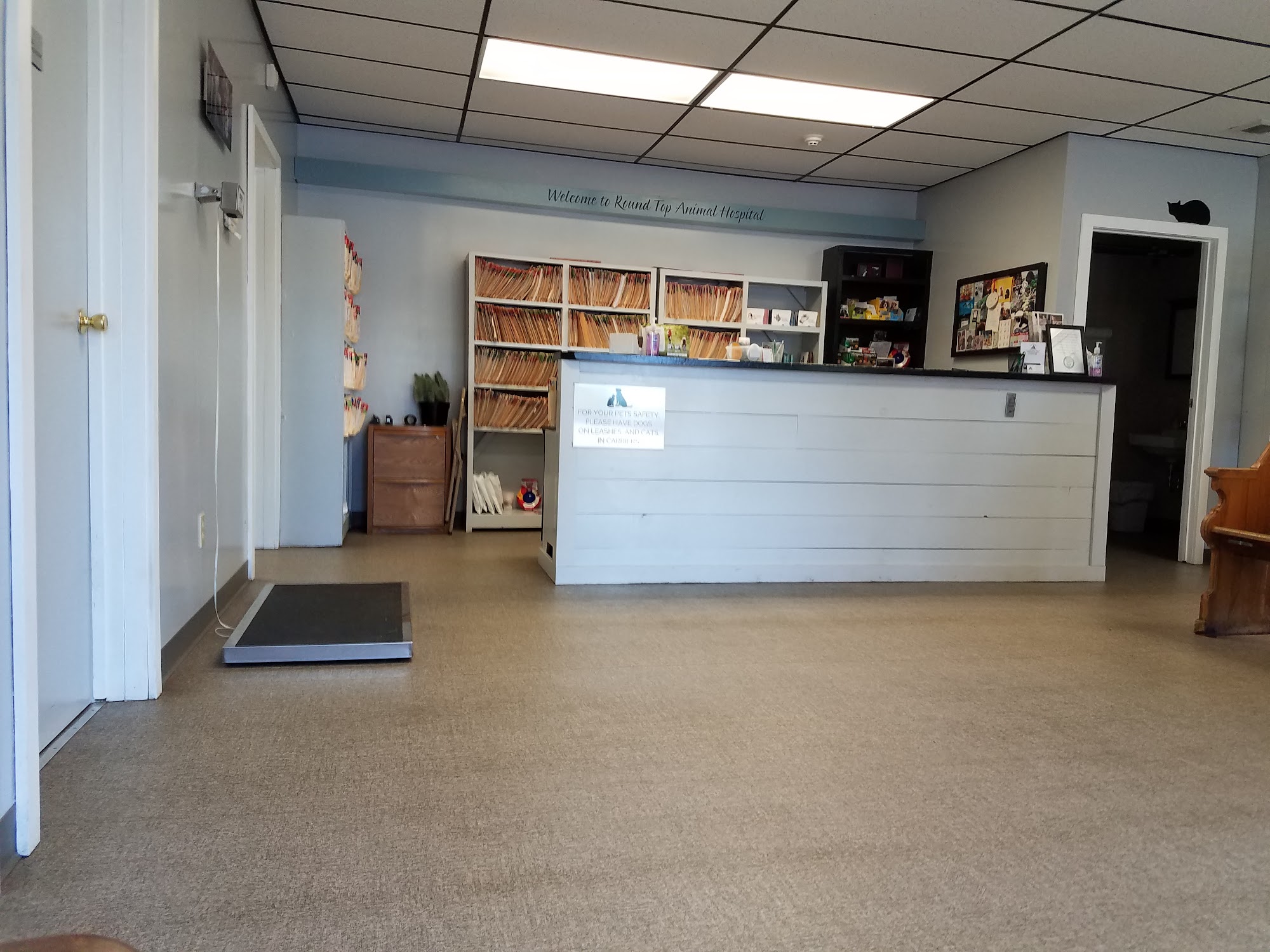 Roundtop Animal Hospital 71 Palatine Park Rd #8, Germantown New York 12526