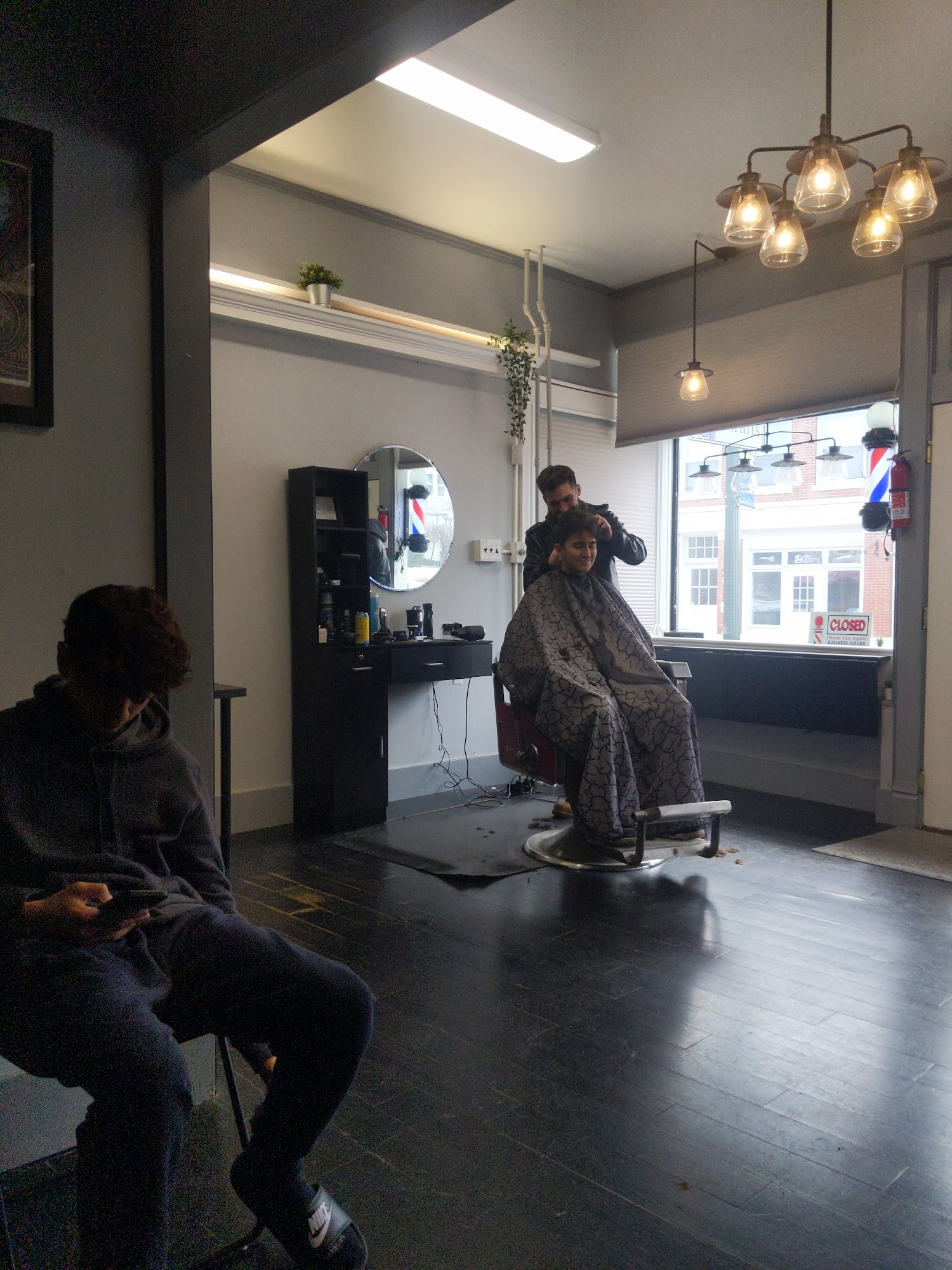 Bo's Barber Shop 33 Main St, Highland New York 12528