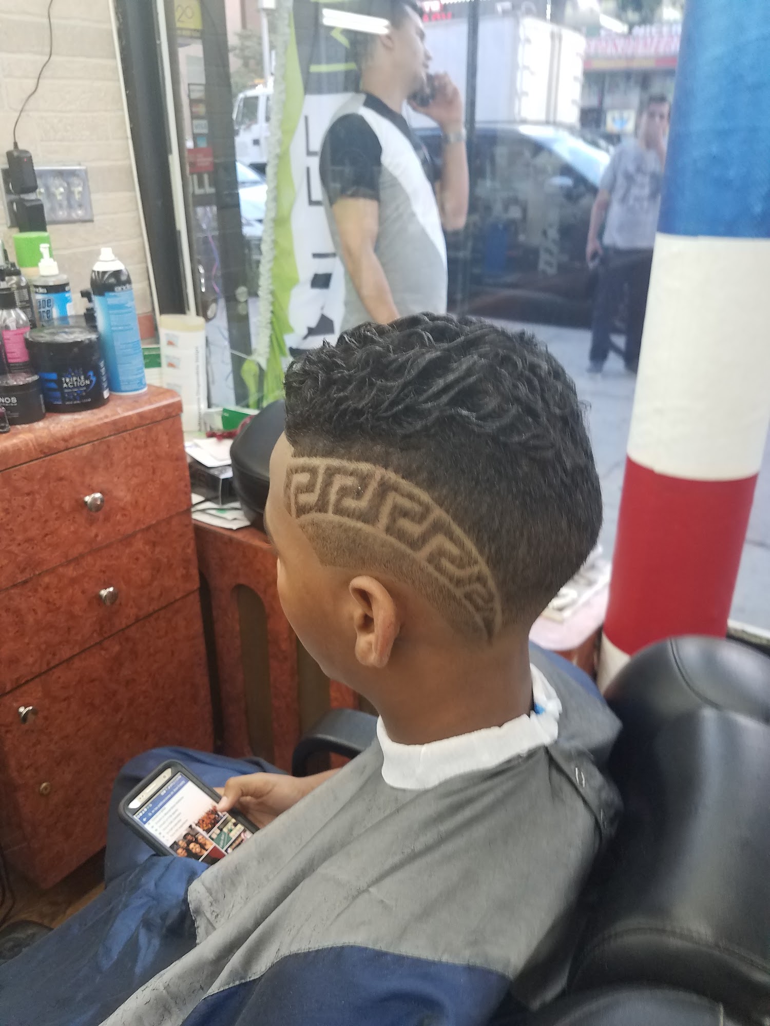 Lopez Barber Shop. Corp 89-23 37th Ave, Jackson Heights New York 11372