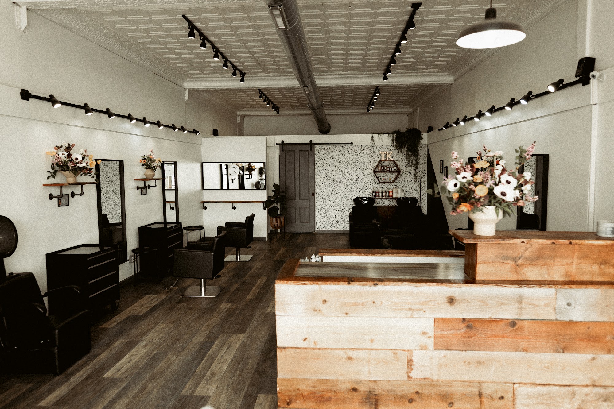 Top Knot Salon + Beauty Bar