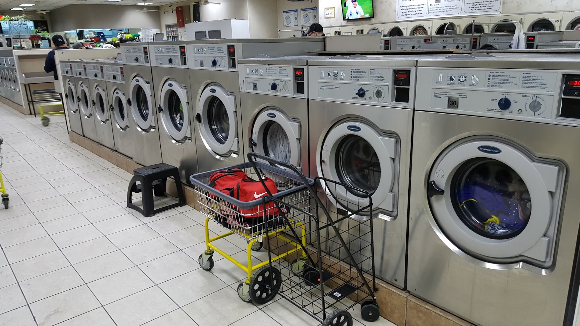 Maspeth Wash Rite Laundromat