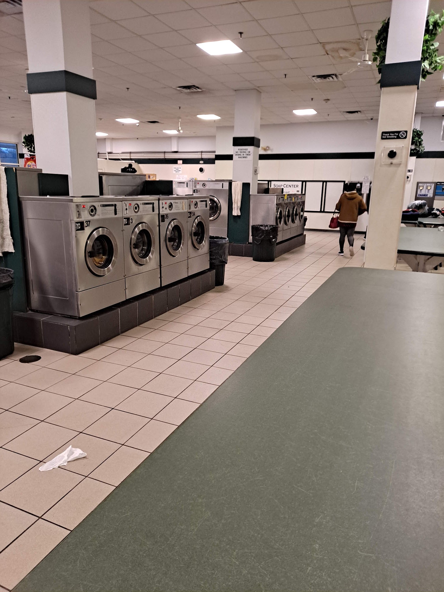 Middle Island Laundromat