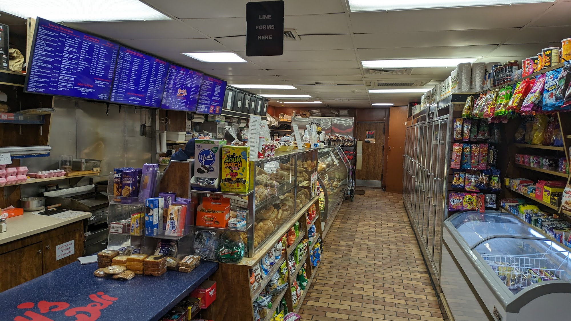 Rocky's Millwood Deli