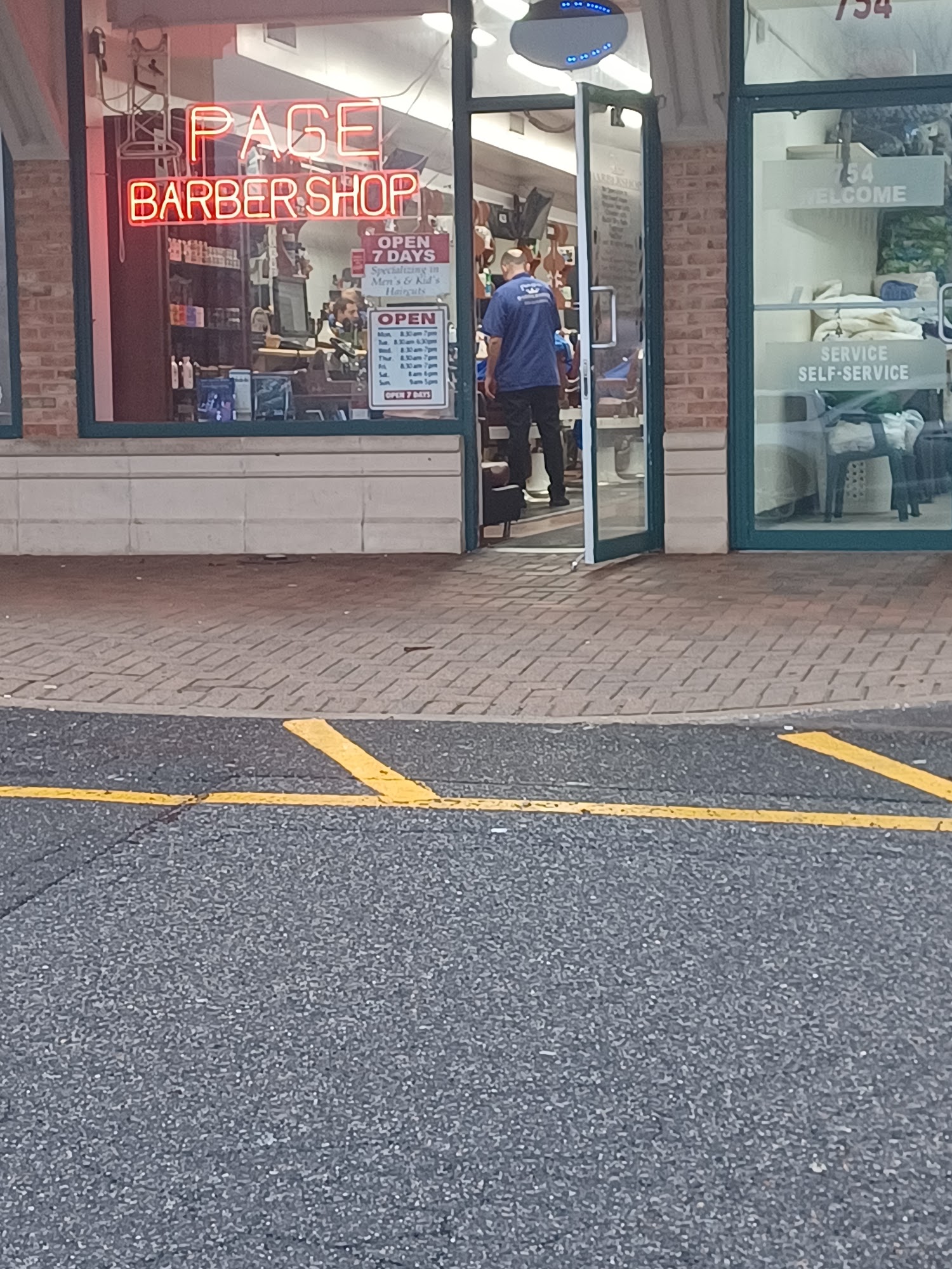 Page Barber Shop 752 Old Bethpage Rd, Old Bethpage New York 11804