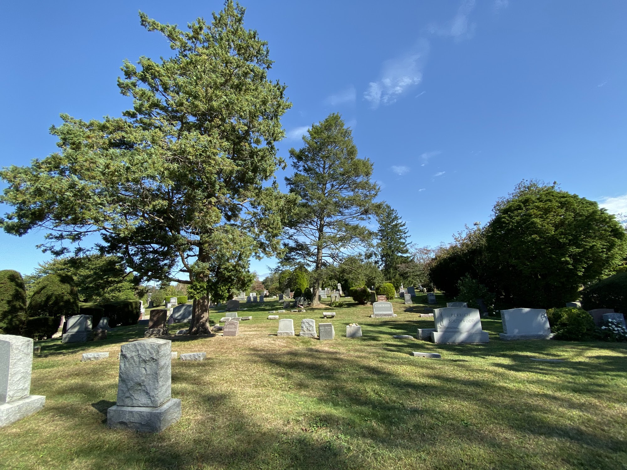 Nassau Knolls Cemetery
