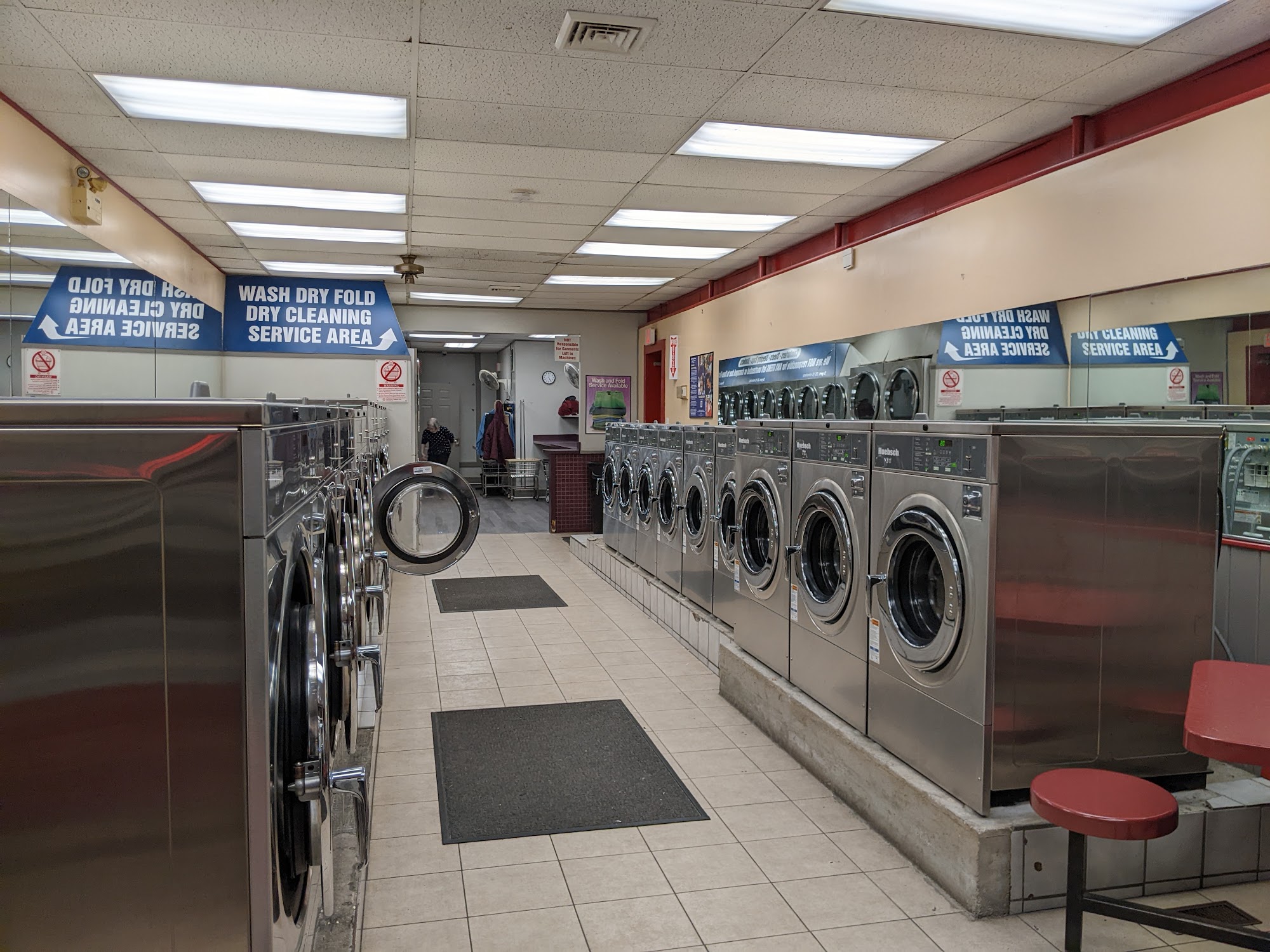 Mike's Laundromat