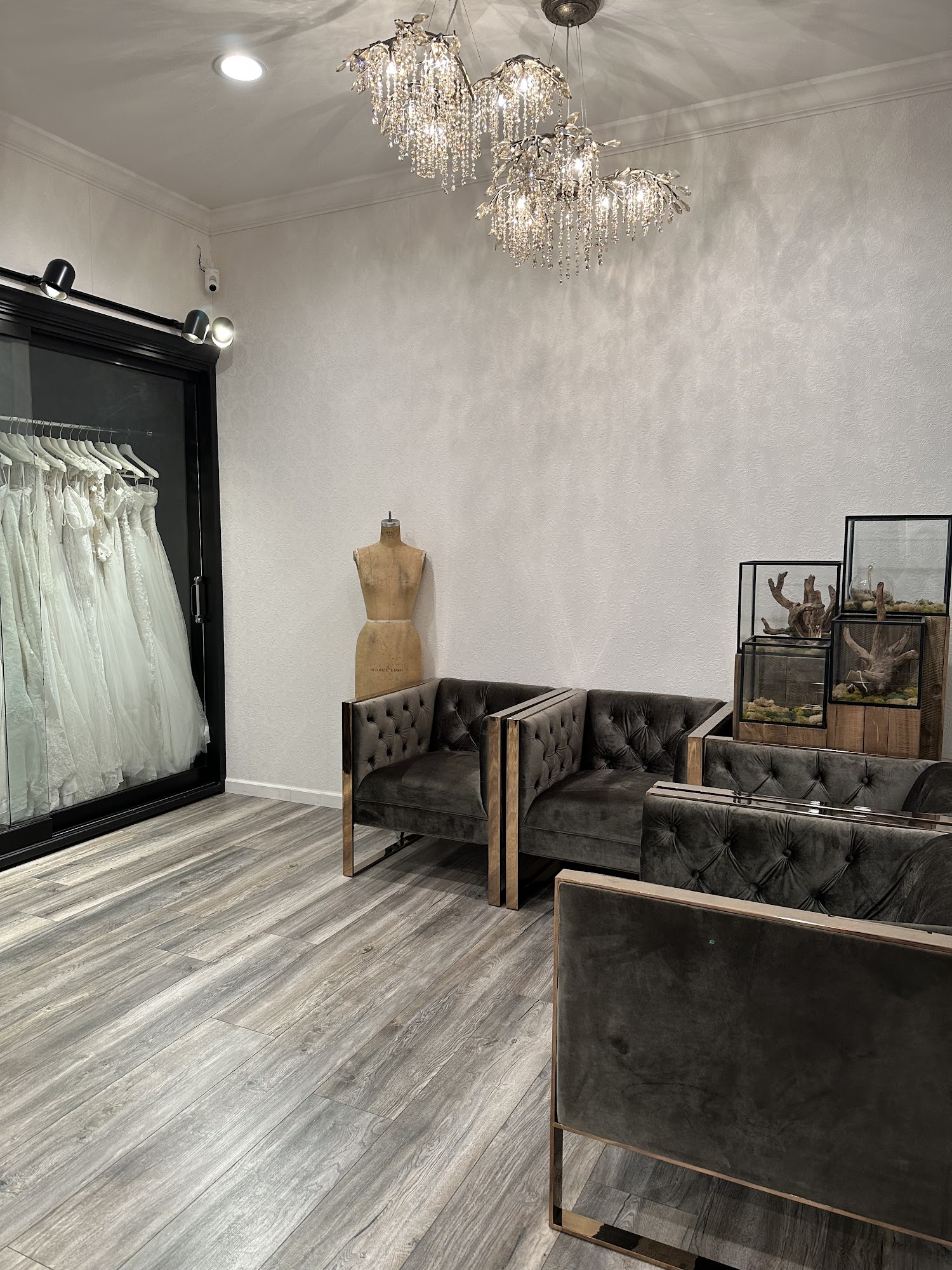 White Collections Bridal Atelier