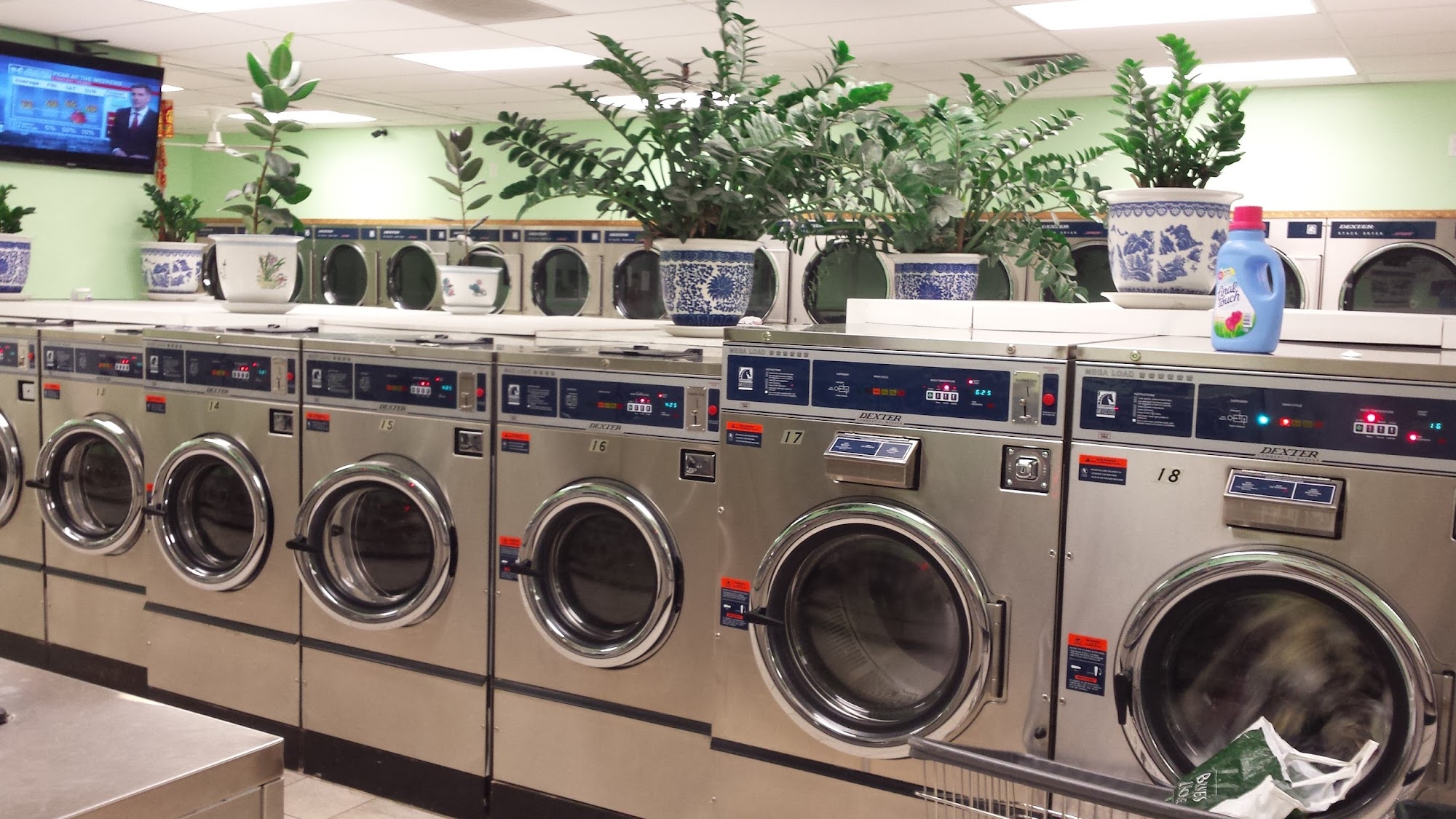 Super Clean Laundromat