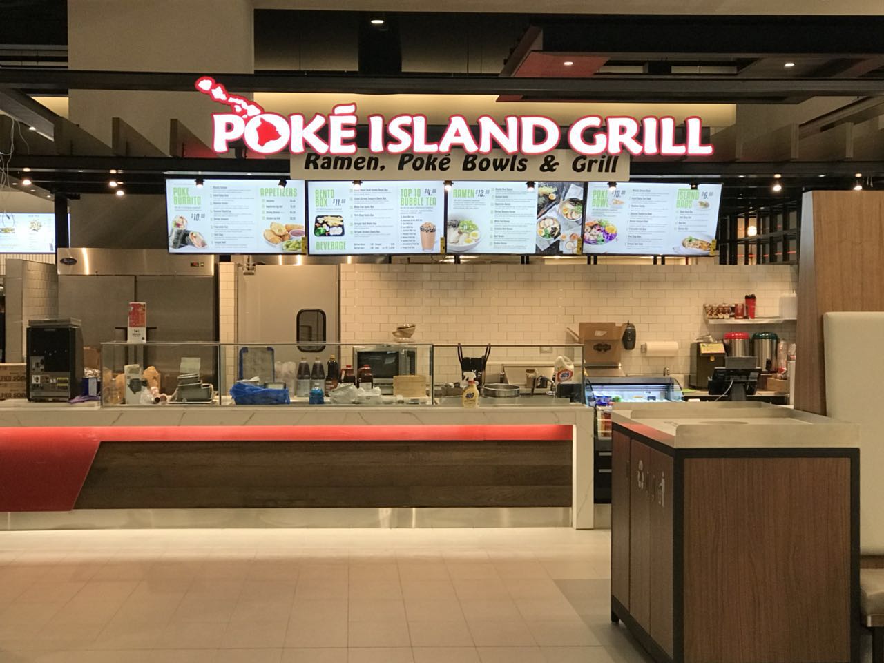 Poke Island & Grill
