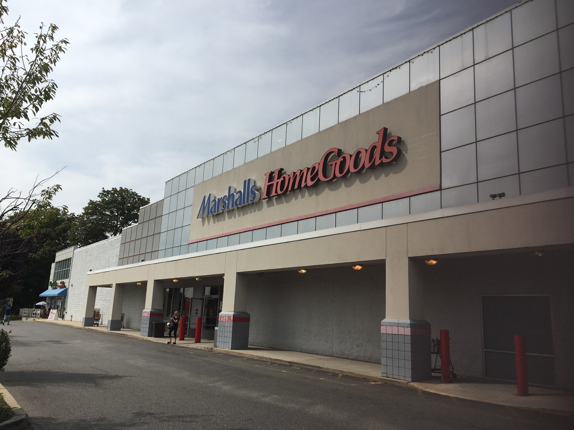 Marshalls & HomeGoods