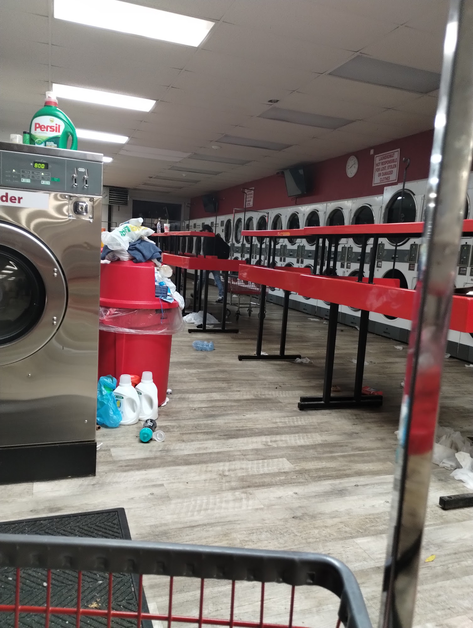 Duds & Suds Laundromat