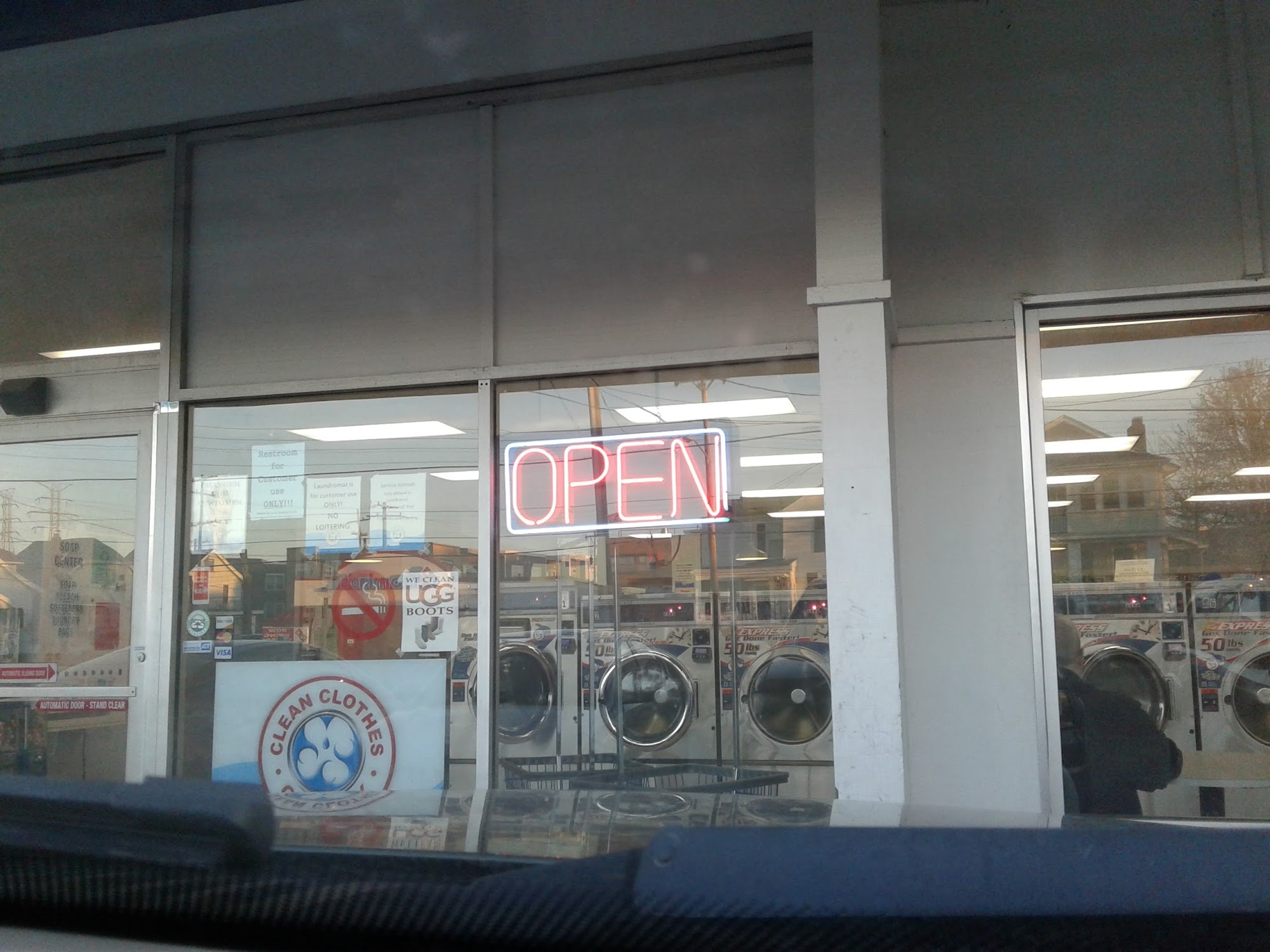 Clean Clothes Laundry Co.