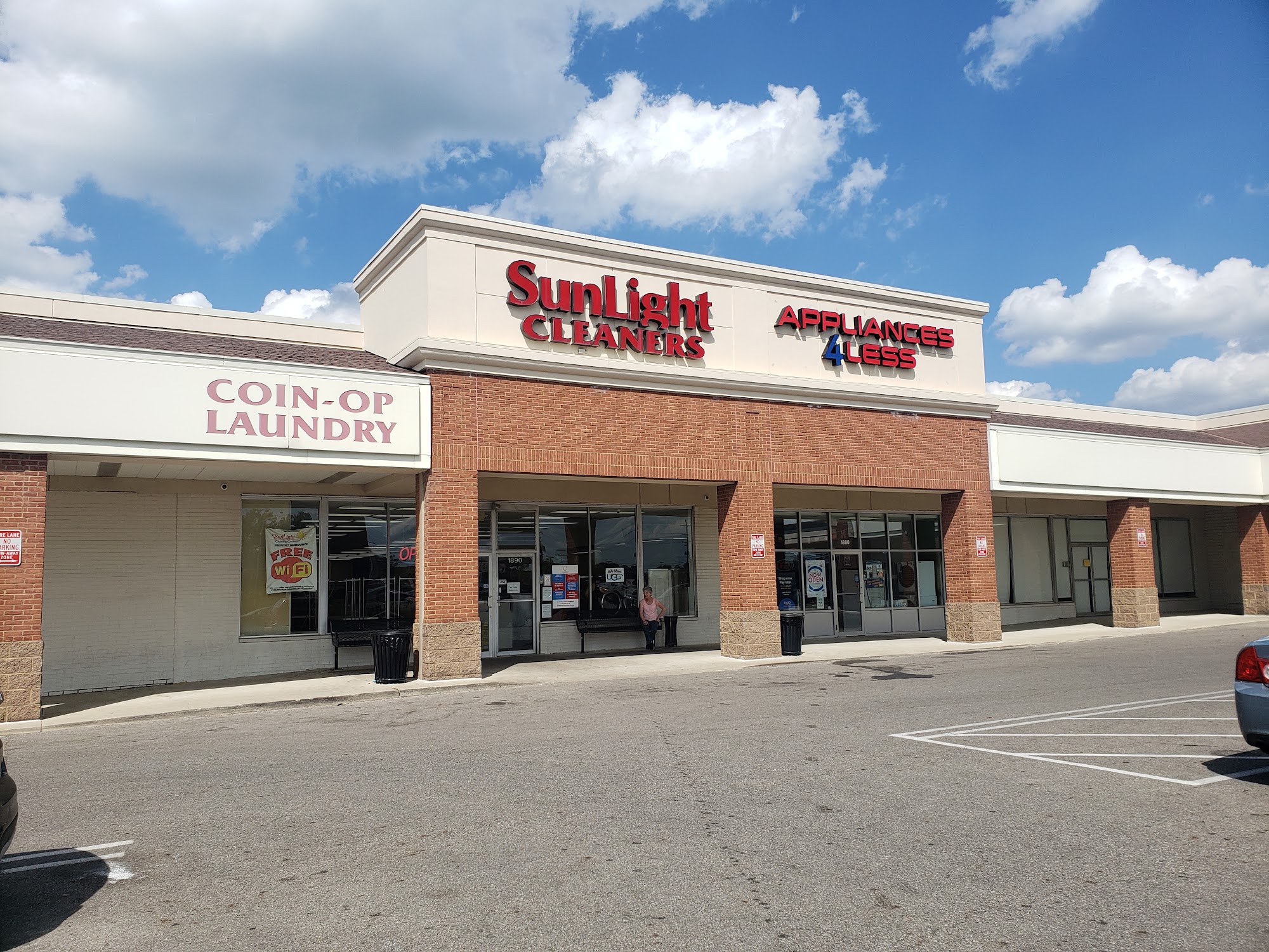 Sunlight Cleaners & Laundromat - Arlington/NW Cols