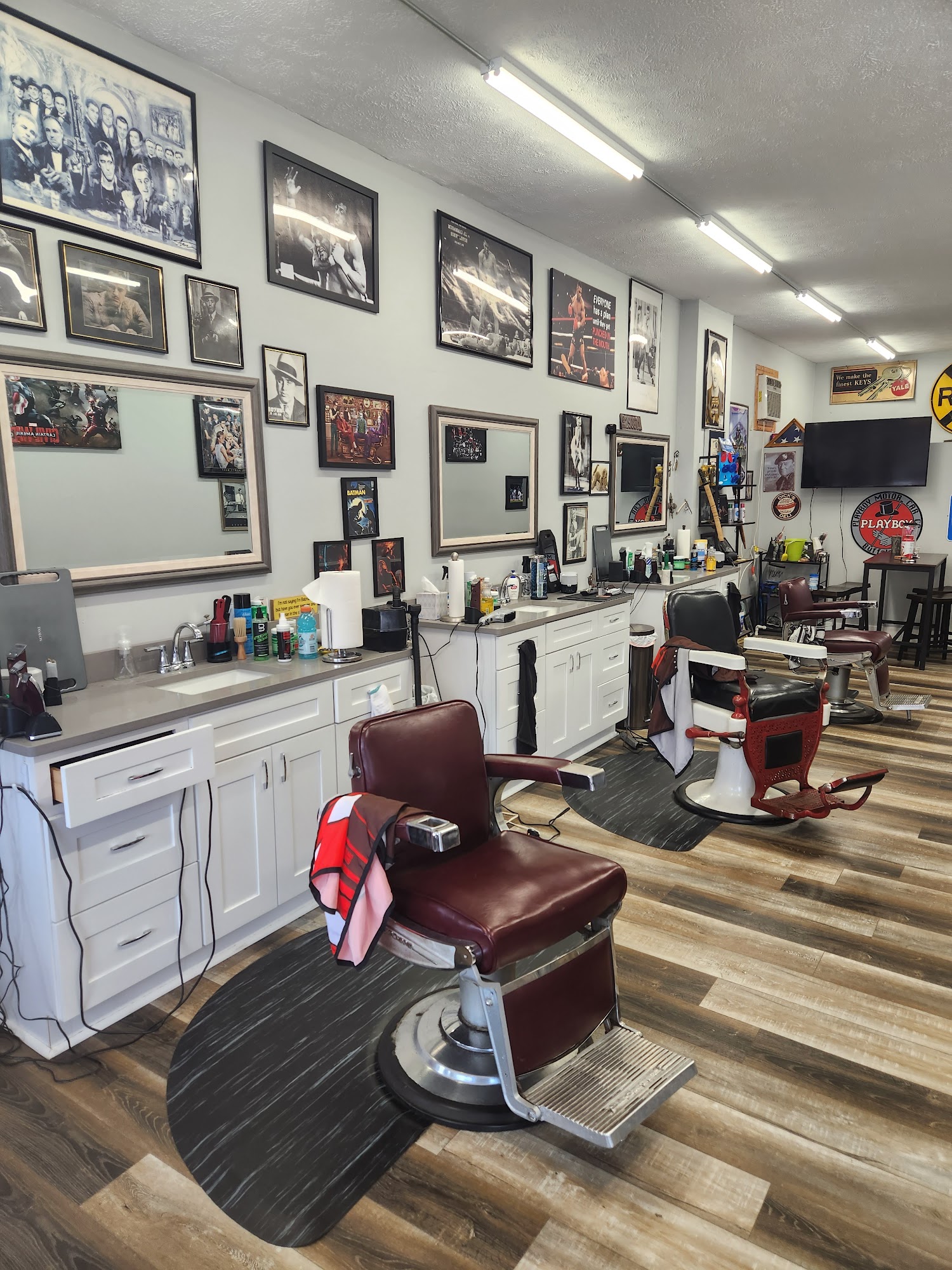 Jim's Barber Shop 7771 Lakeshore Blvd, Mentor-On-The-Lake Ohio 44060