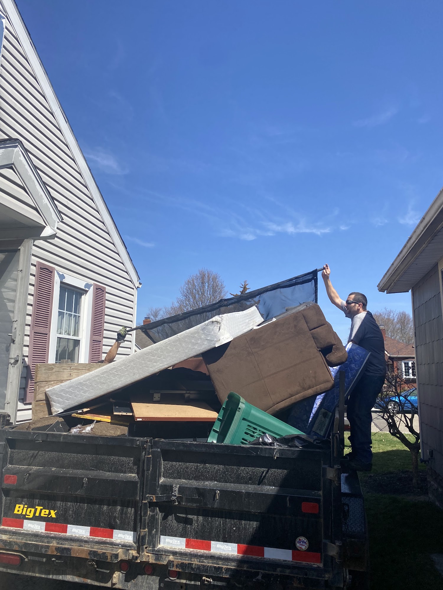 Keeton junk hauling Removal And more .LLC 423 Wiles Ln, Richmond Dale Ohio 45673
