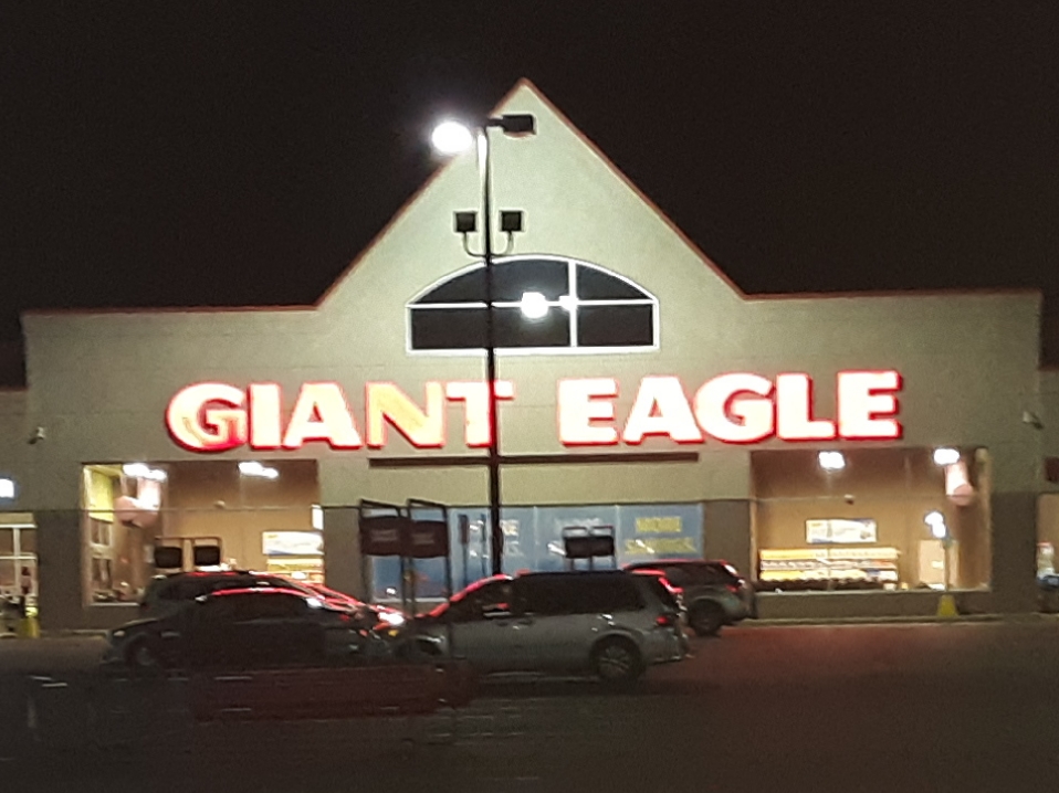 Giant Eagle Supermarket