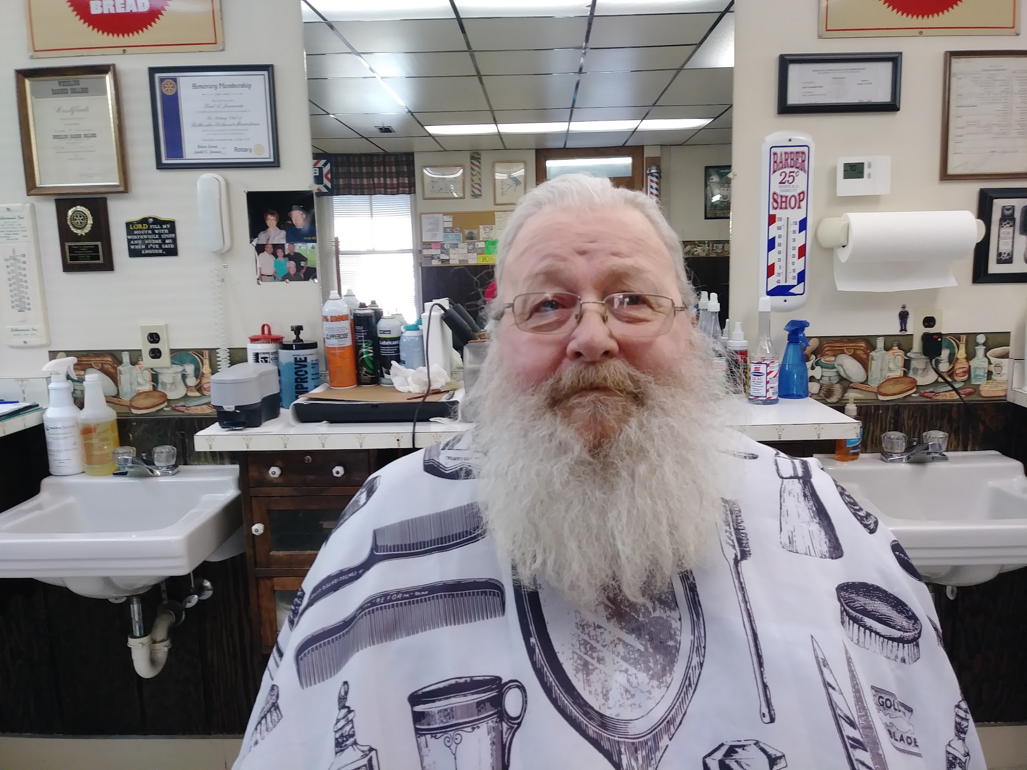 Kent's Barber Shop 114 E Main St Rear, St Clairsville Ohio 43950