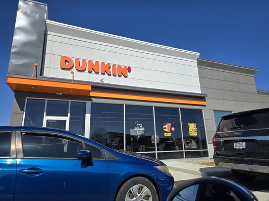 Dunkin' 2014 W Main St, Xenia, OH 45385