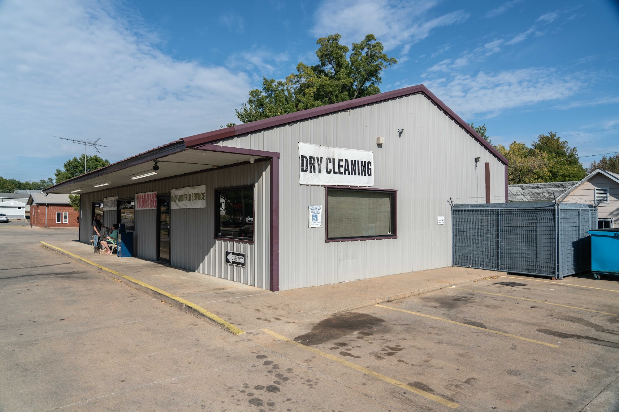 Checotah Super Clean 601 W Gentry Ave, Checotah Oklahoma 74426