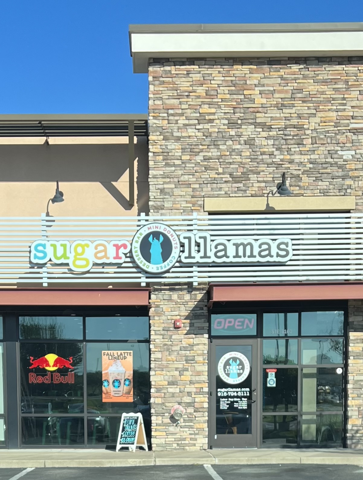 Sugar Llamas Tulsa Hills - Mini Donuts, Ice Cream, Coffee