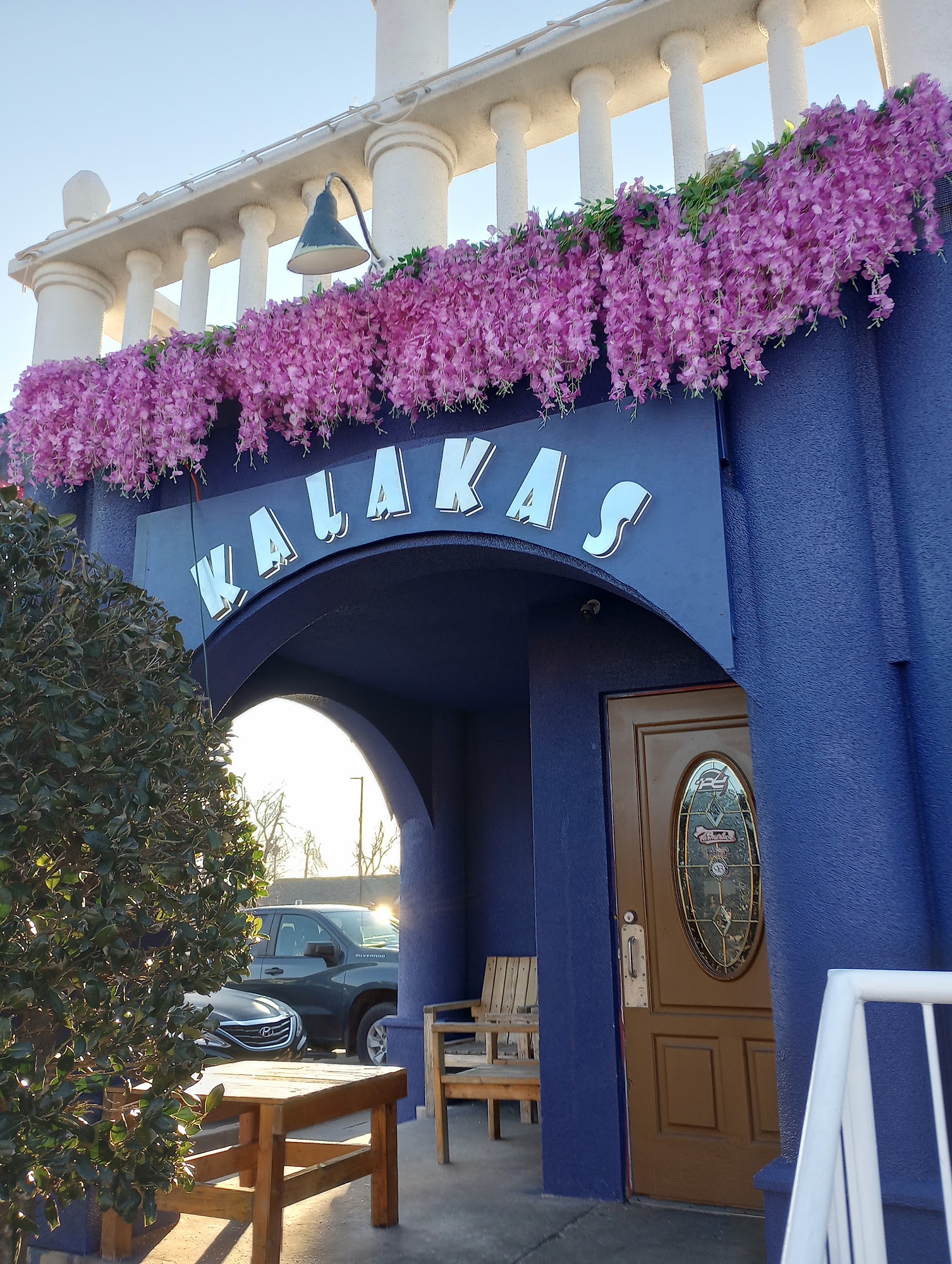 Kalakas Restaurant & Bar