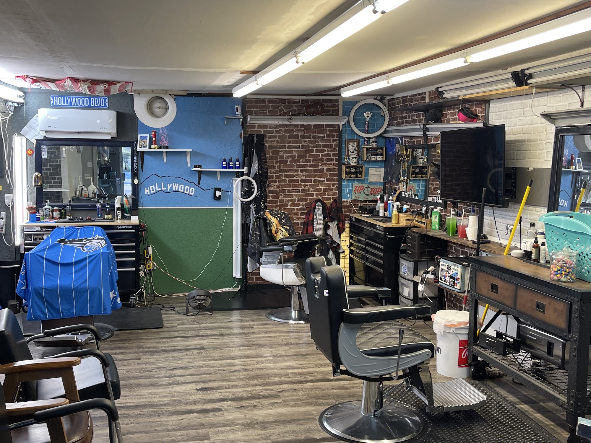 Whiskers Barbershop and Salon 513 E Main St, Weatherford Oklahoma 73096