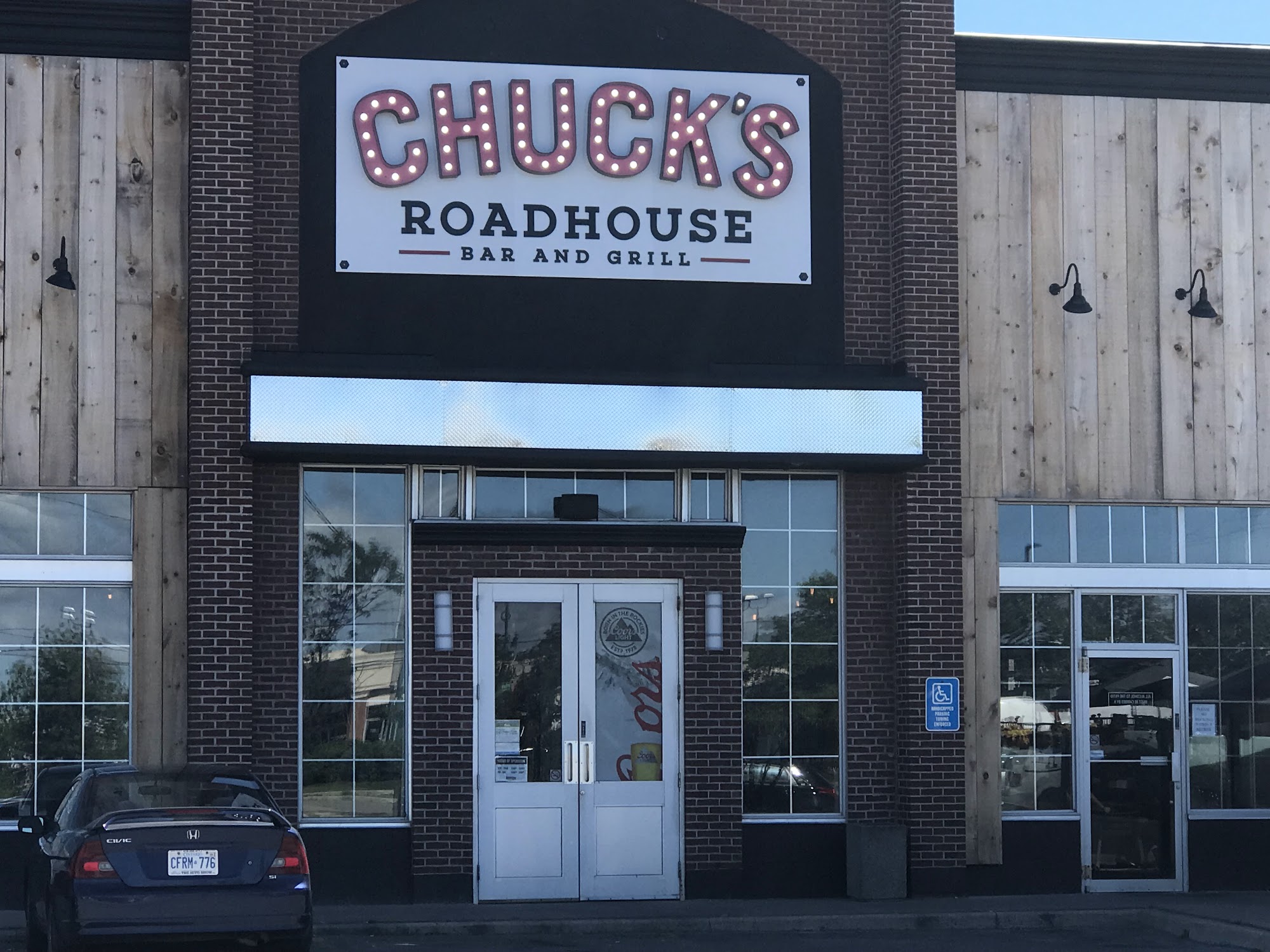 Chuck's Roadhouse Bar & Grill