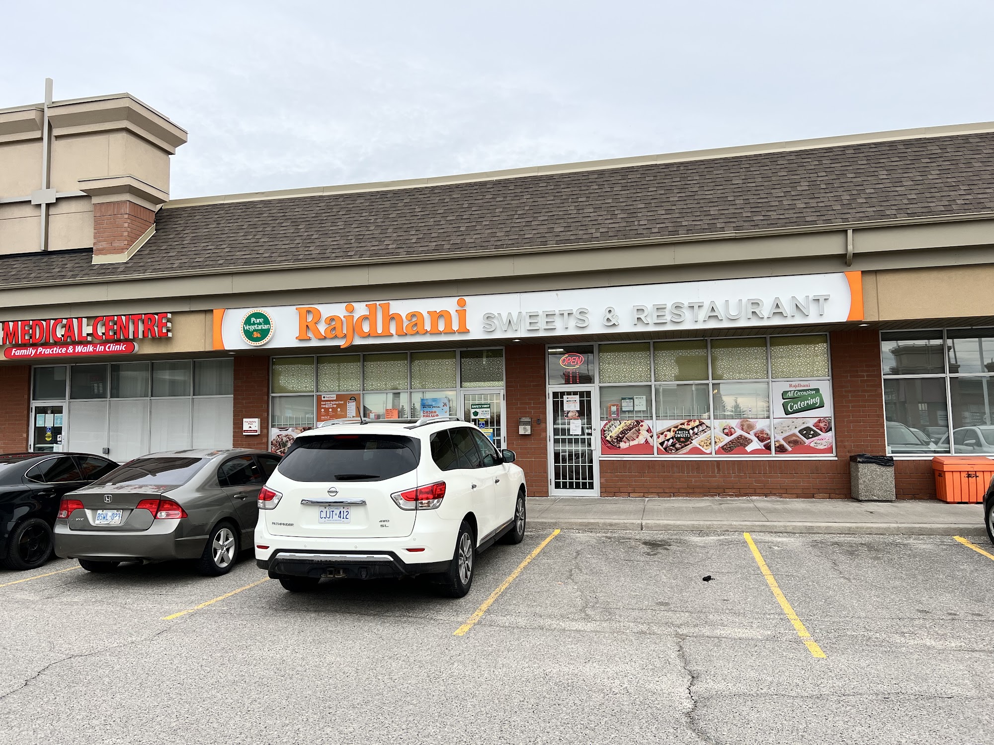 Rajdhani Indian Sweets & Restaurant (Chinguacousy)