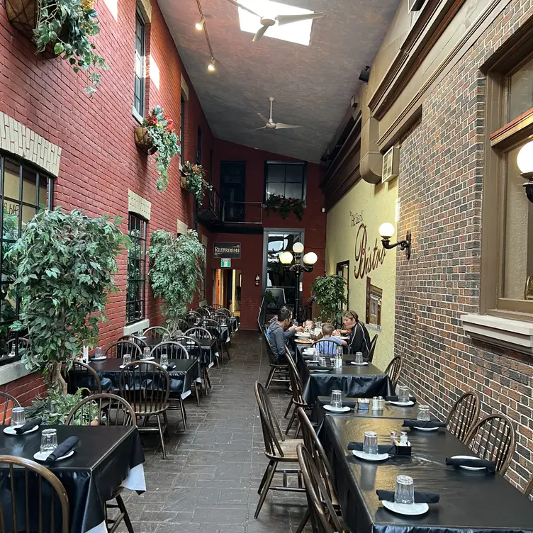 Photo credit: opentable