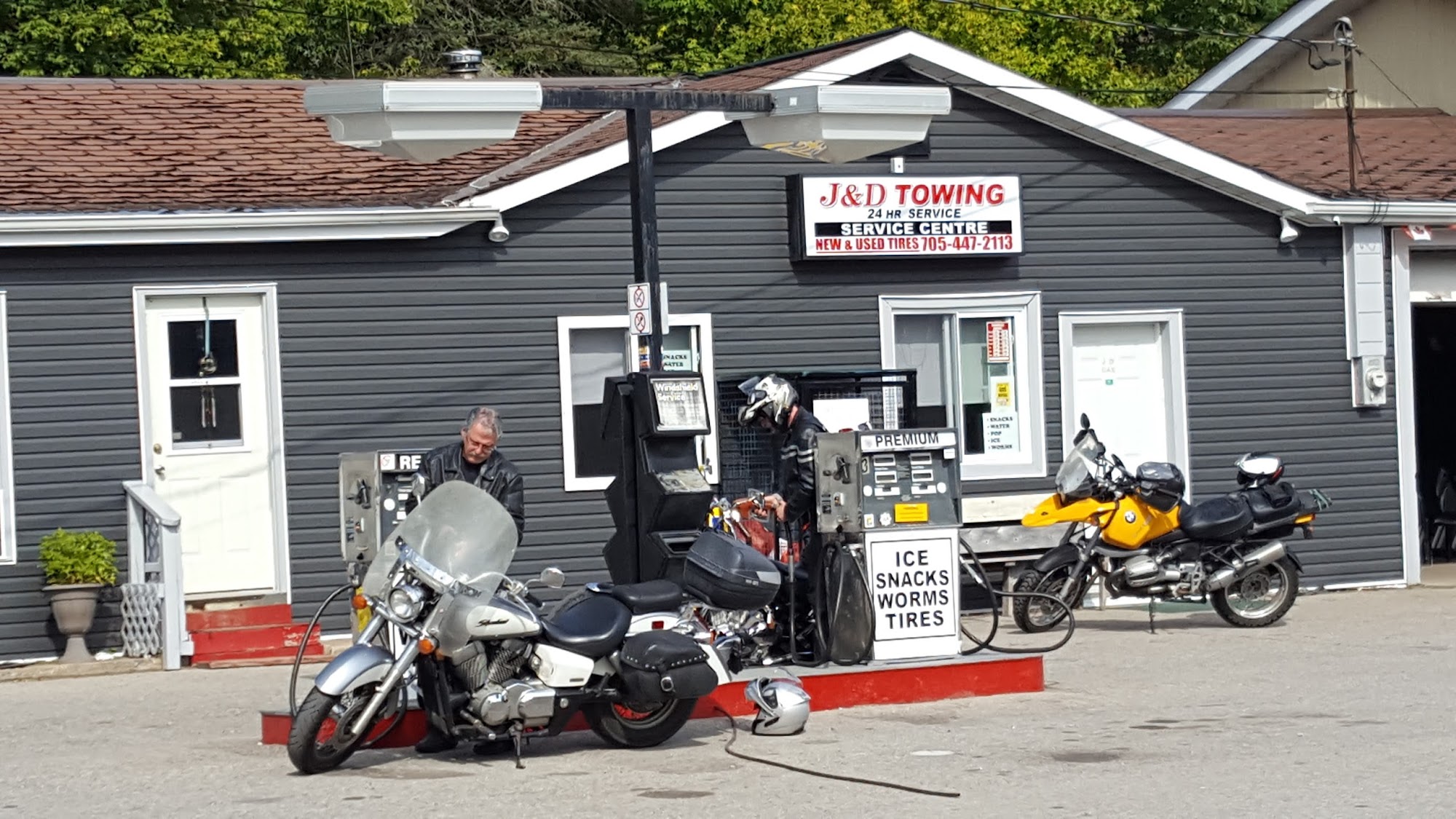 J & D Towing & Gas station