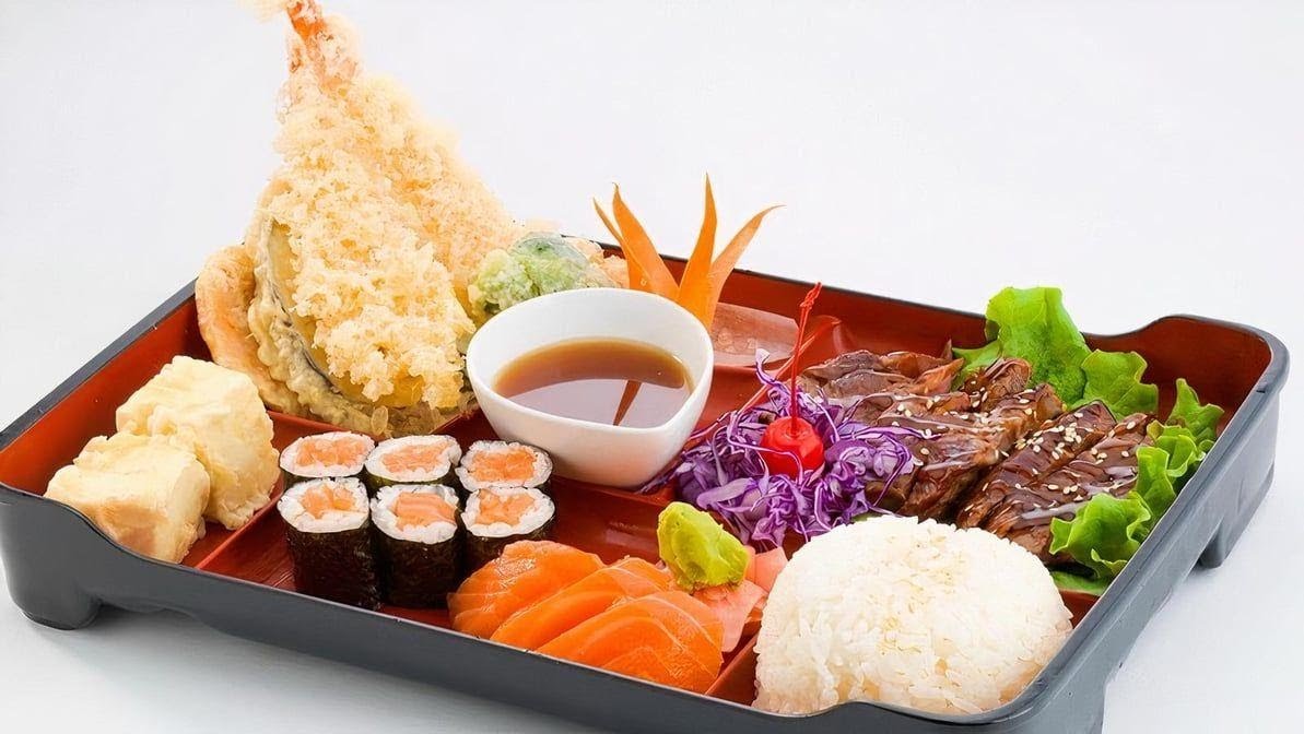 Sapporo Japanese&Thai Restaurant