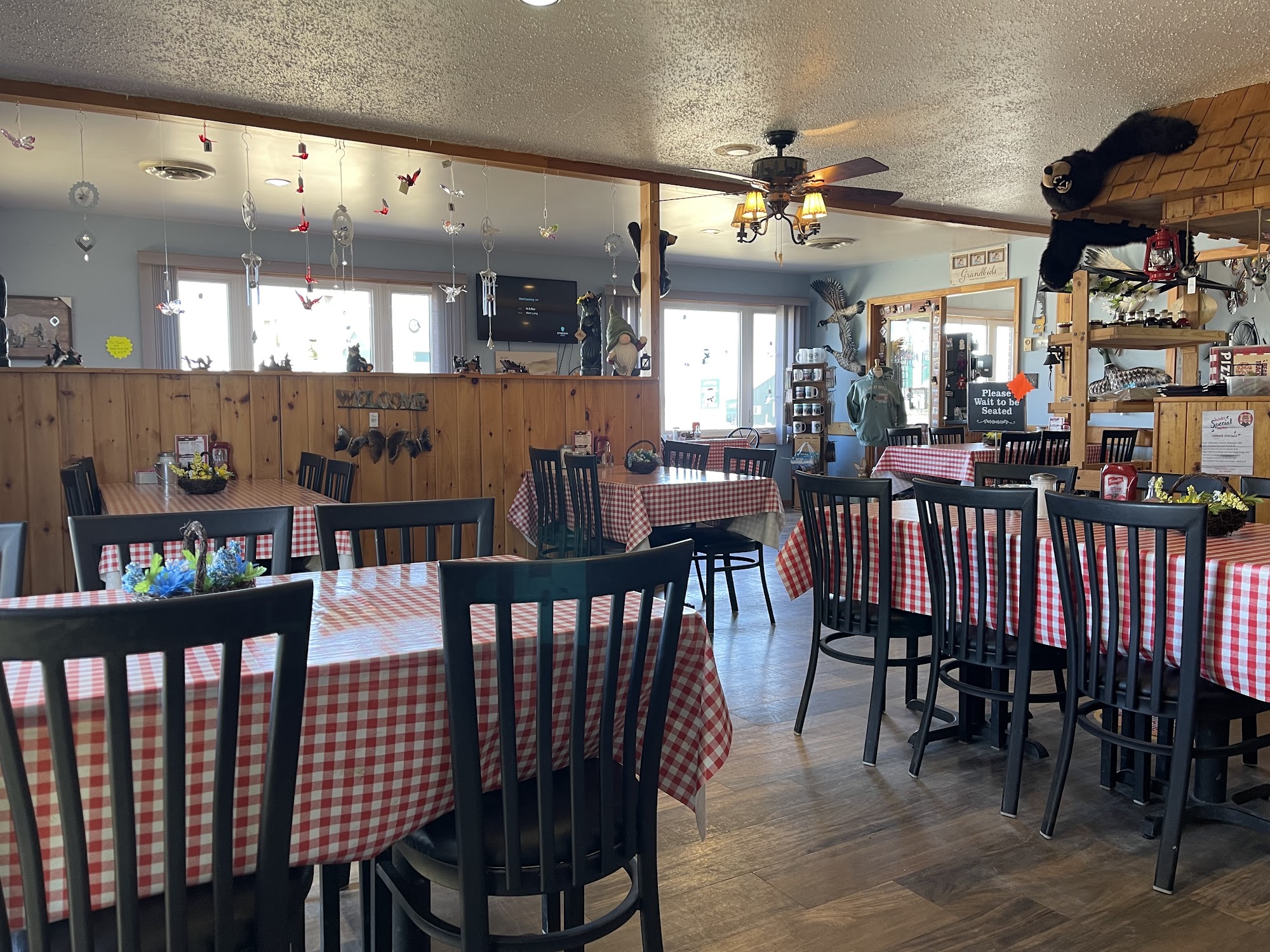 Bear Tracks Inn and Restaurant