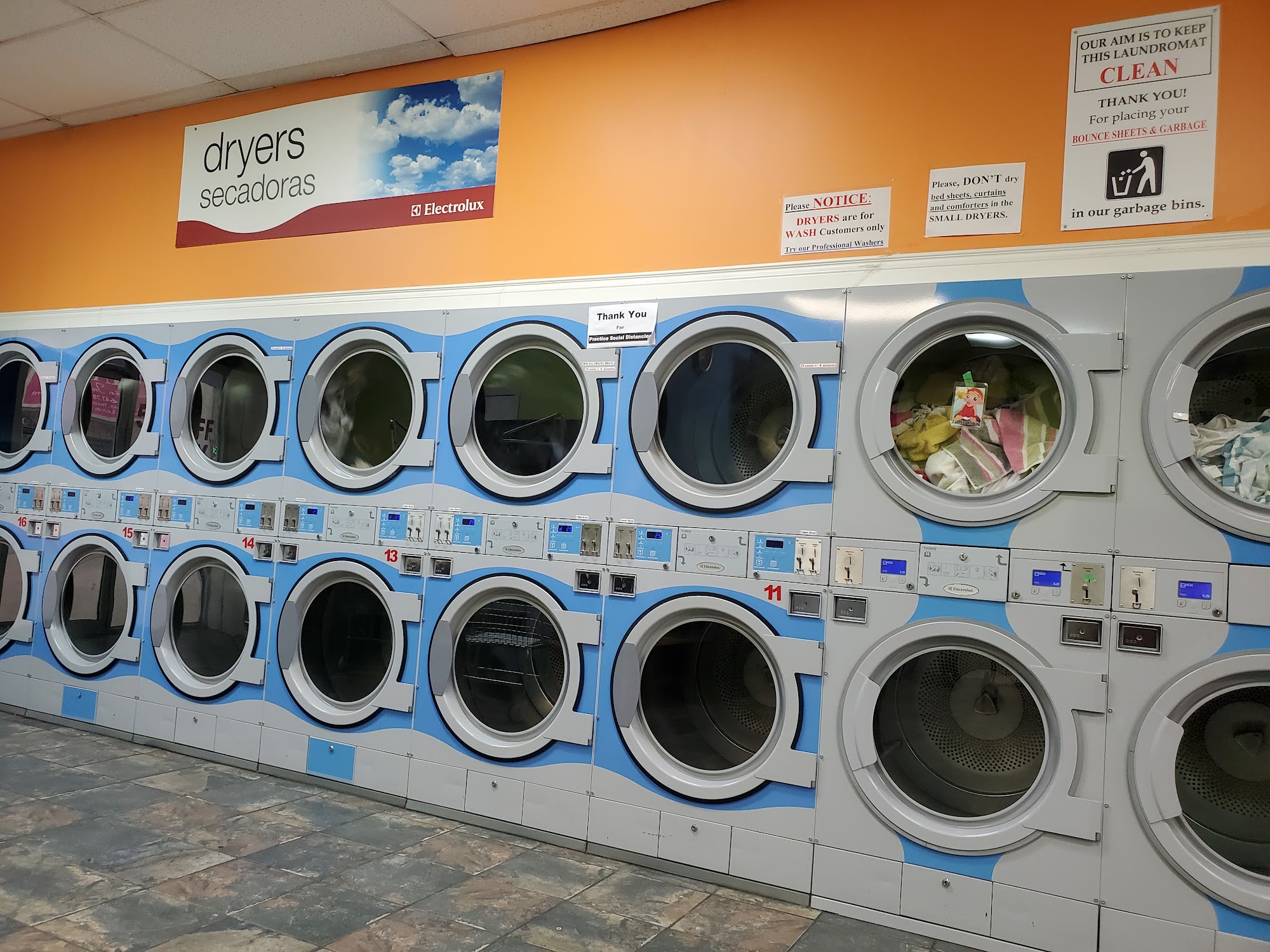 Dixie-Bloor Coin Laundry