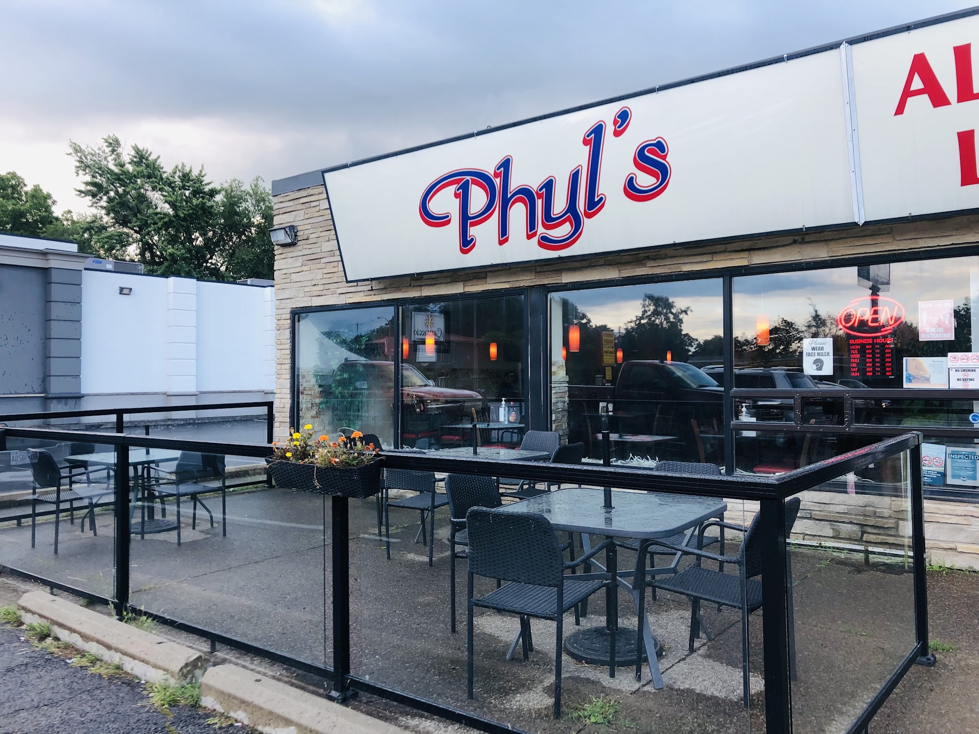 Phyl's All Day Breakfast and Lunch