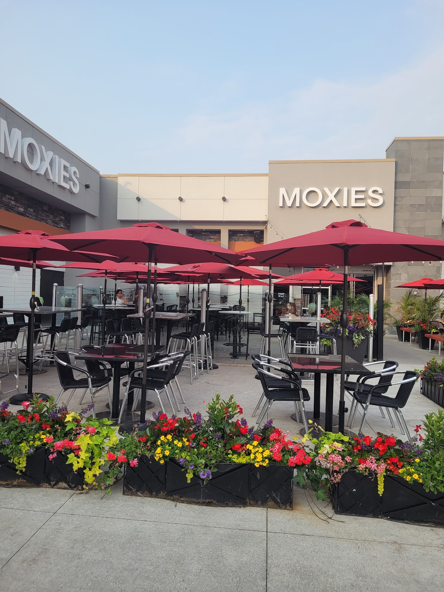 Moxies Fairview Mall Restaurant