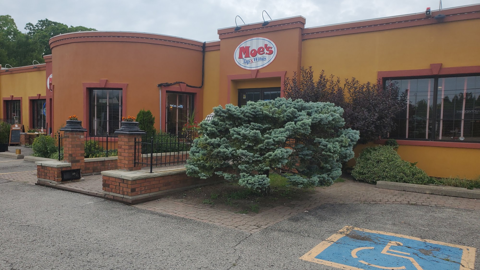 Moe's Tap & Wings