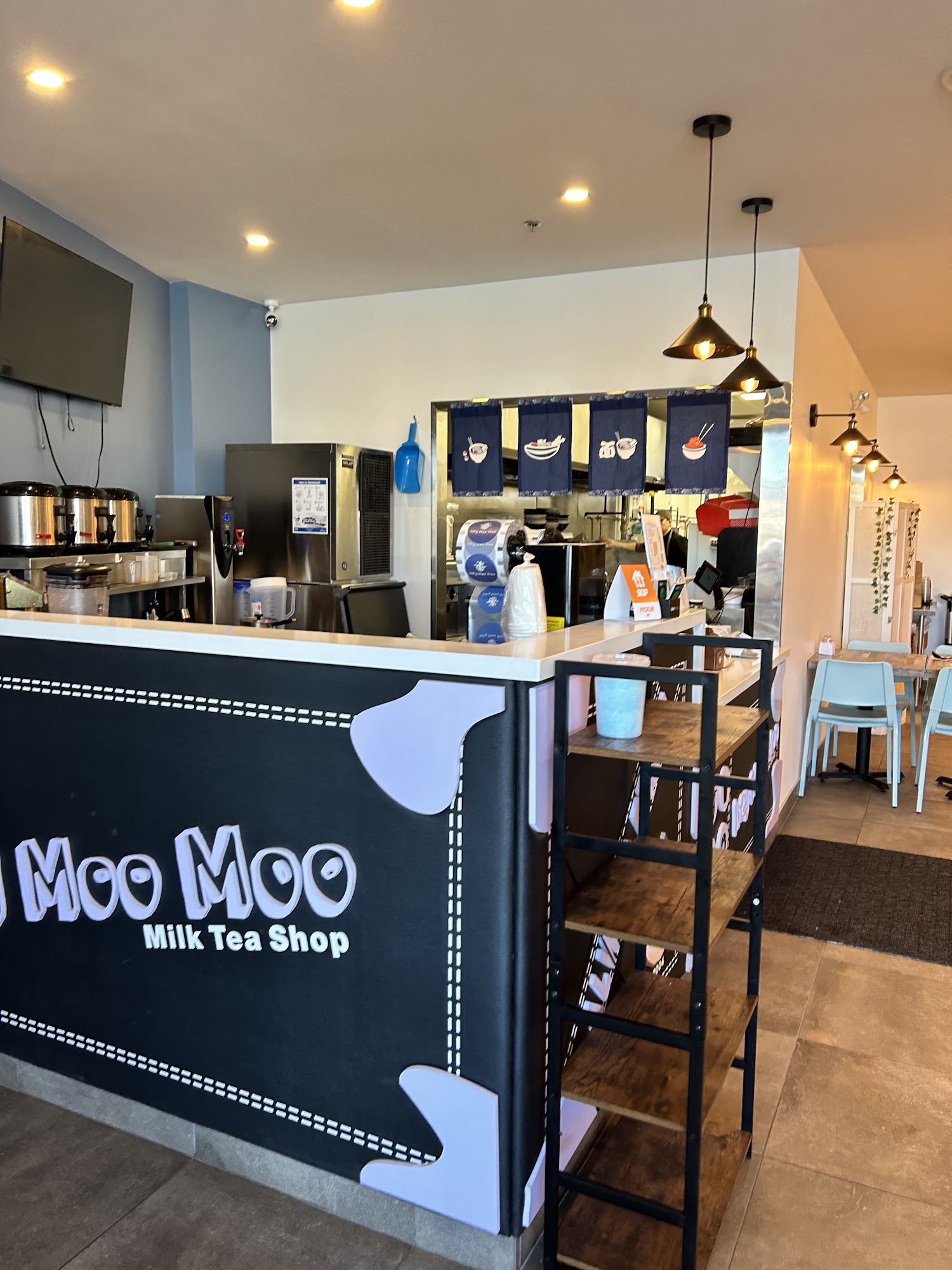 hey moo moo milk tea shop & noodle house