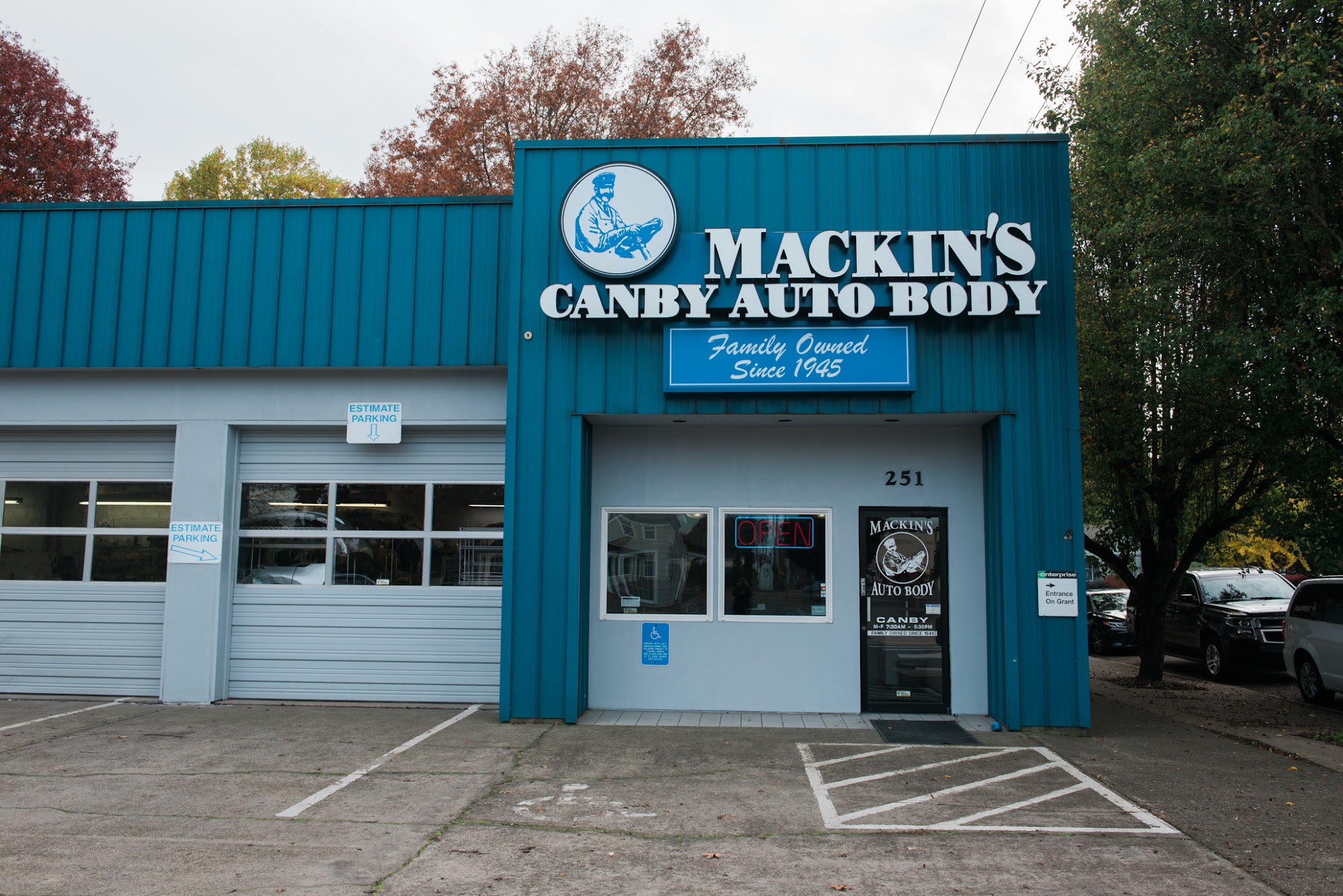 Mackin's Canby Auto Body