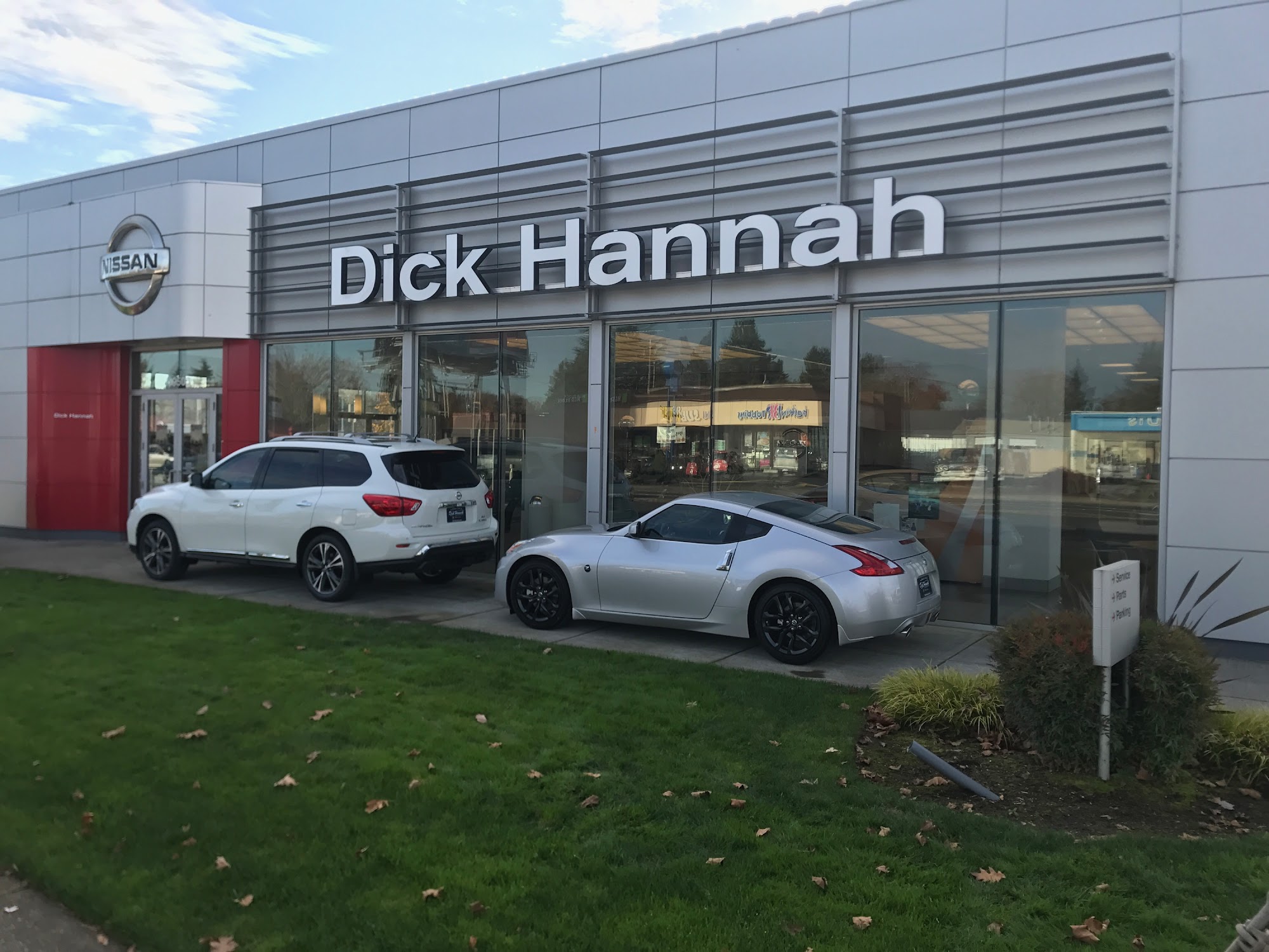 Dick Hannah Factory Nissan Accessories