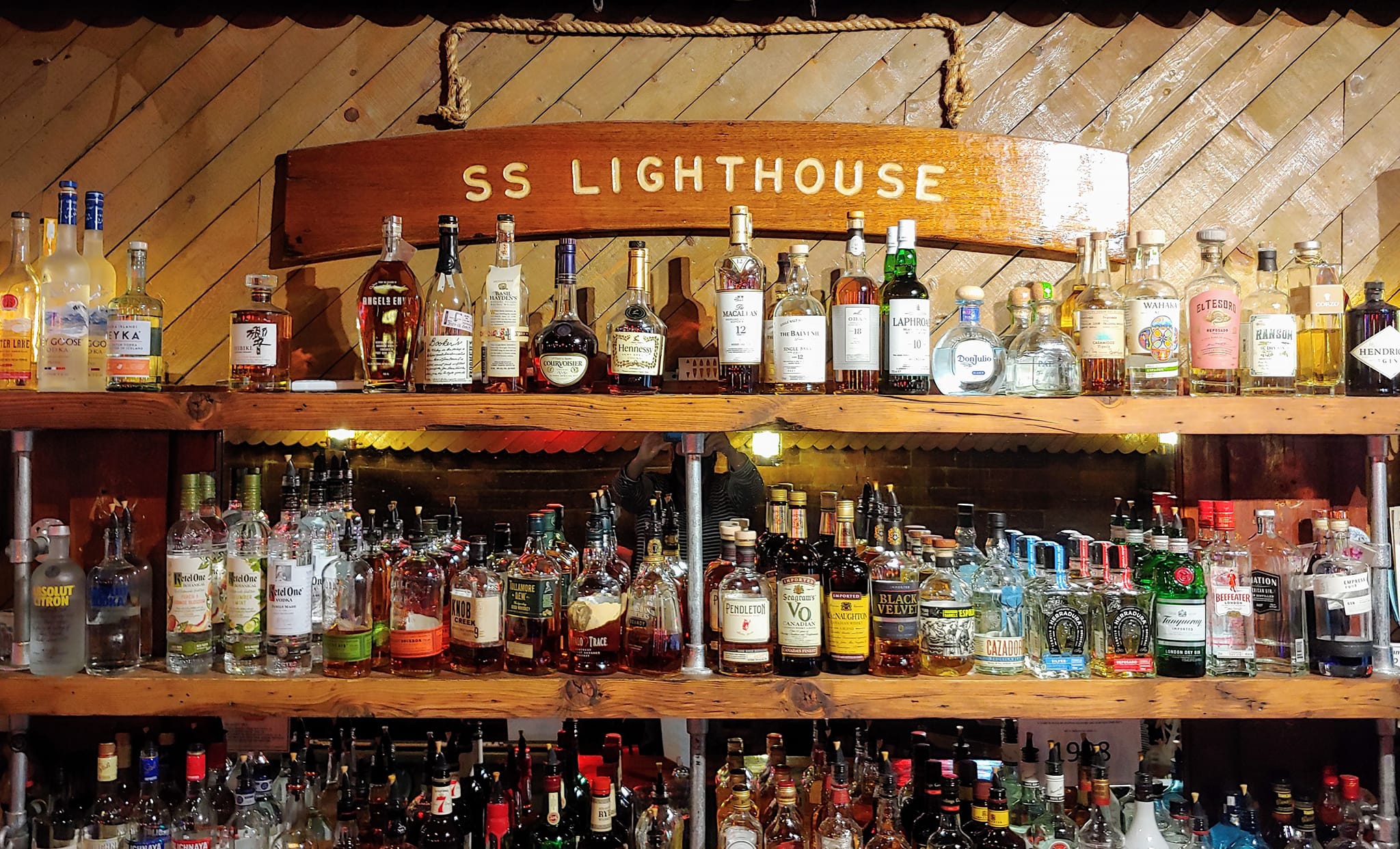 Lighthouse Restaurant & Bar