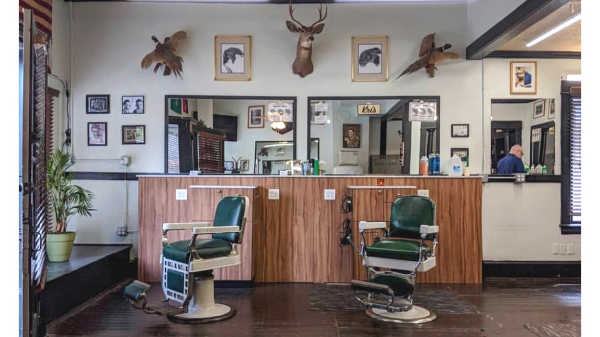 BECK’S formerly known as Lyle’s Barber Shop