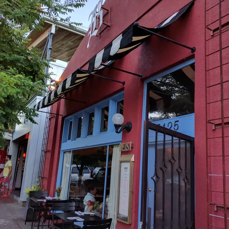 Photo credit: opentable