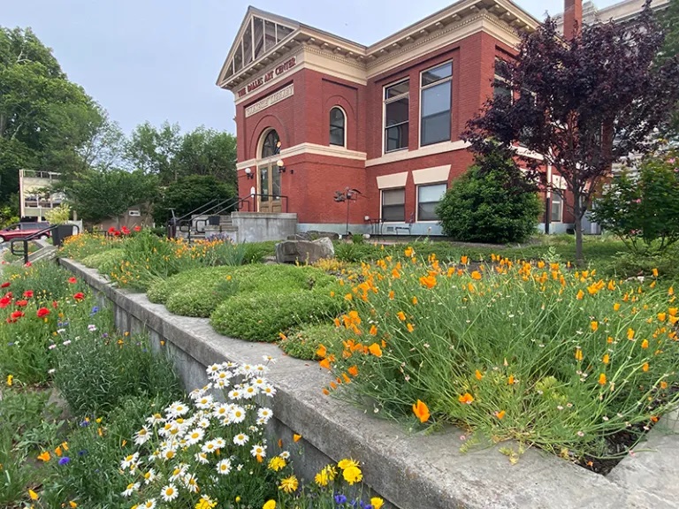 The Dalles Art Center